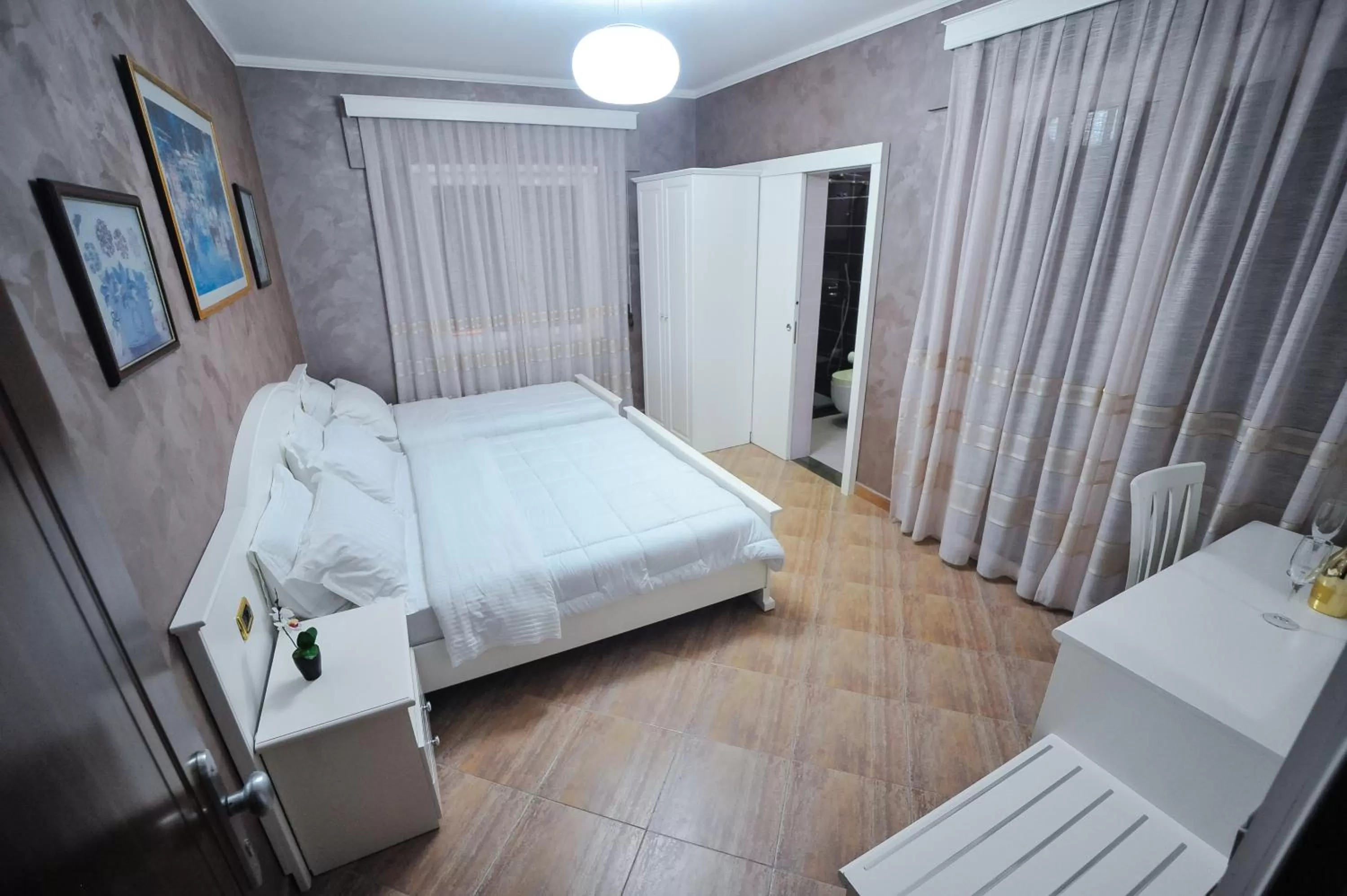 Bedroom, Bed in Iliria Internacional Hotel