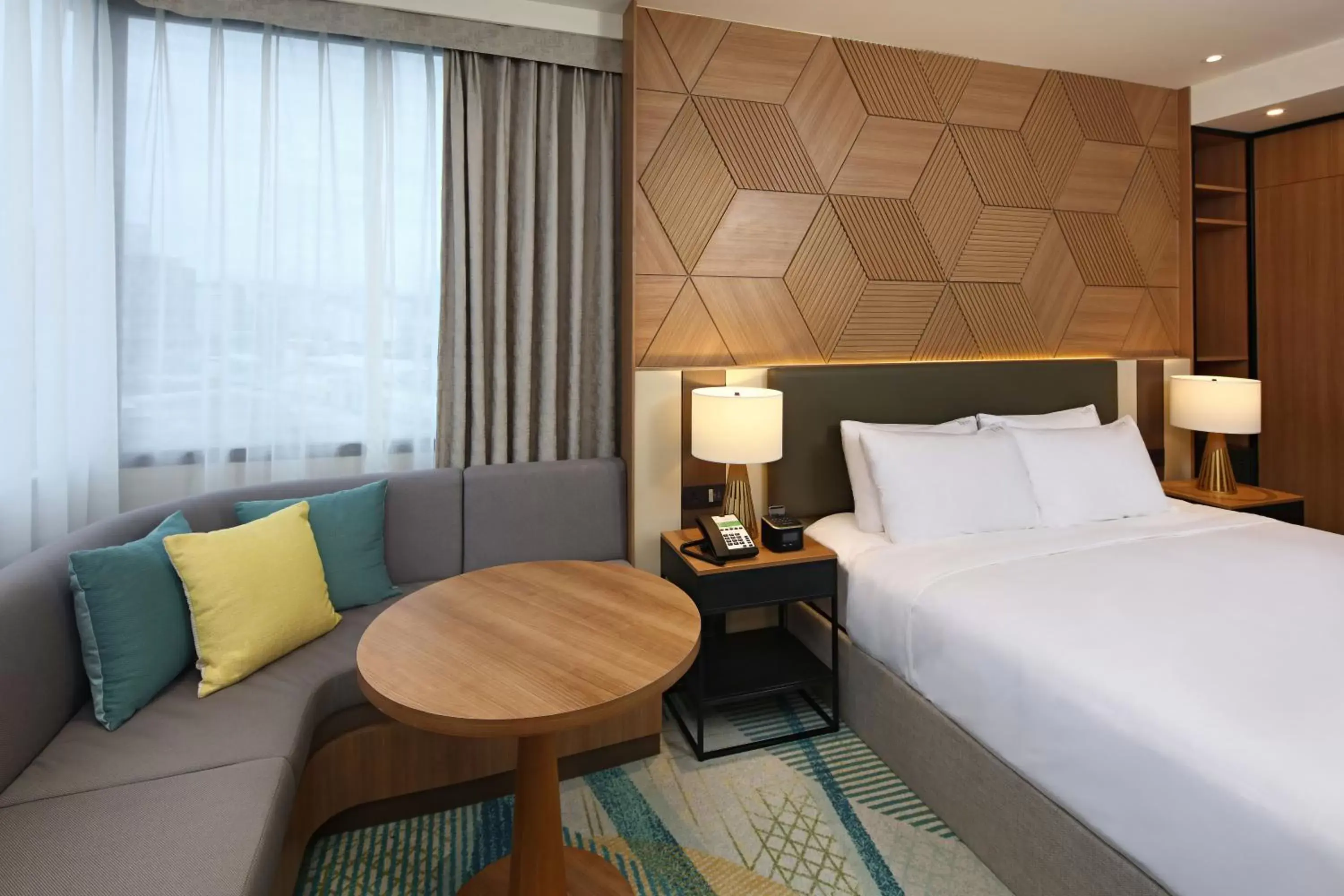 Bedroom, Bed in Holiday Inn Cebu City, an IHG Hotel