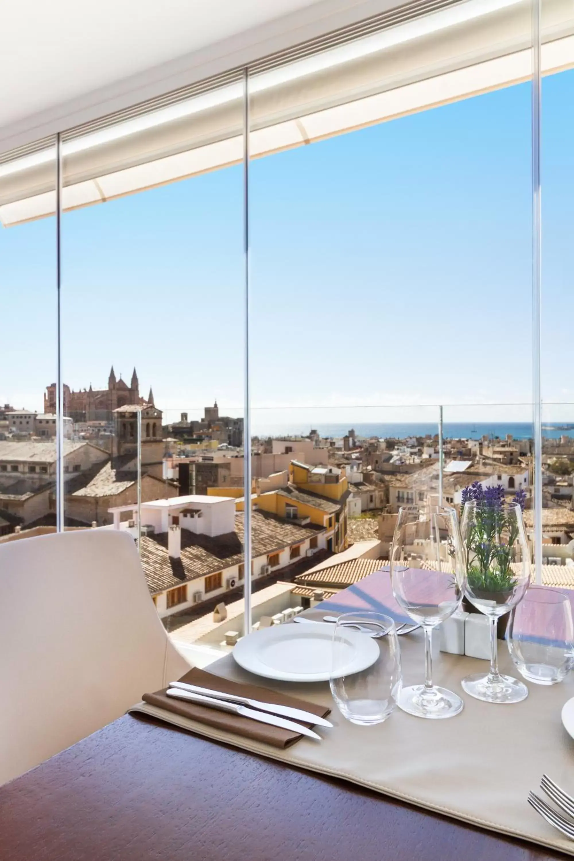 Restaurant/places to eat in Hotel Almudaina Restaurant/places to eat in Hotel Almudaina