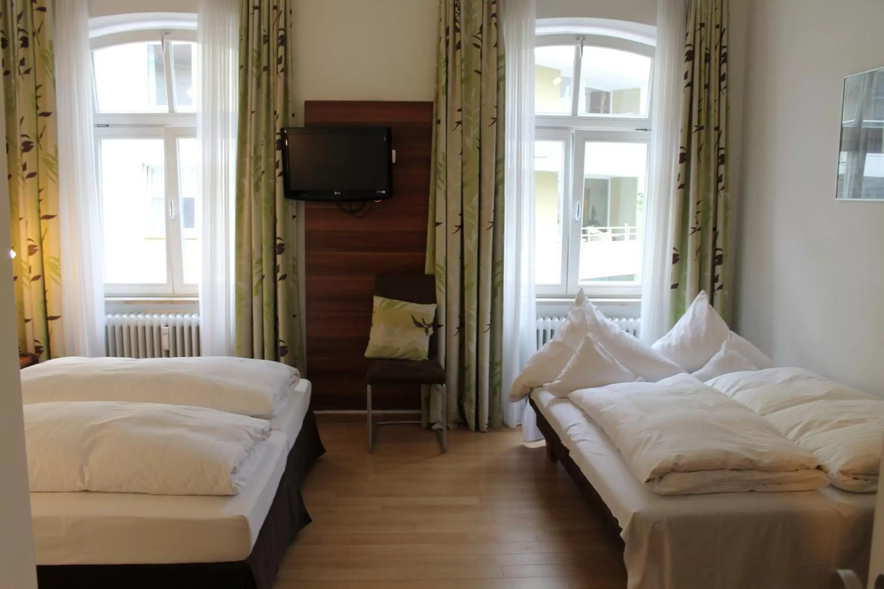 Photo of the whole room, Bed in Hotel am Viktualienmarkt
