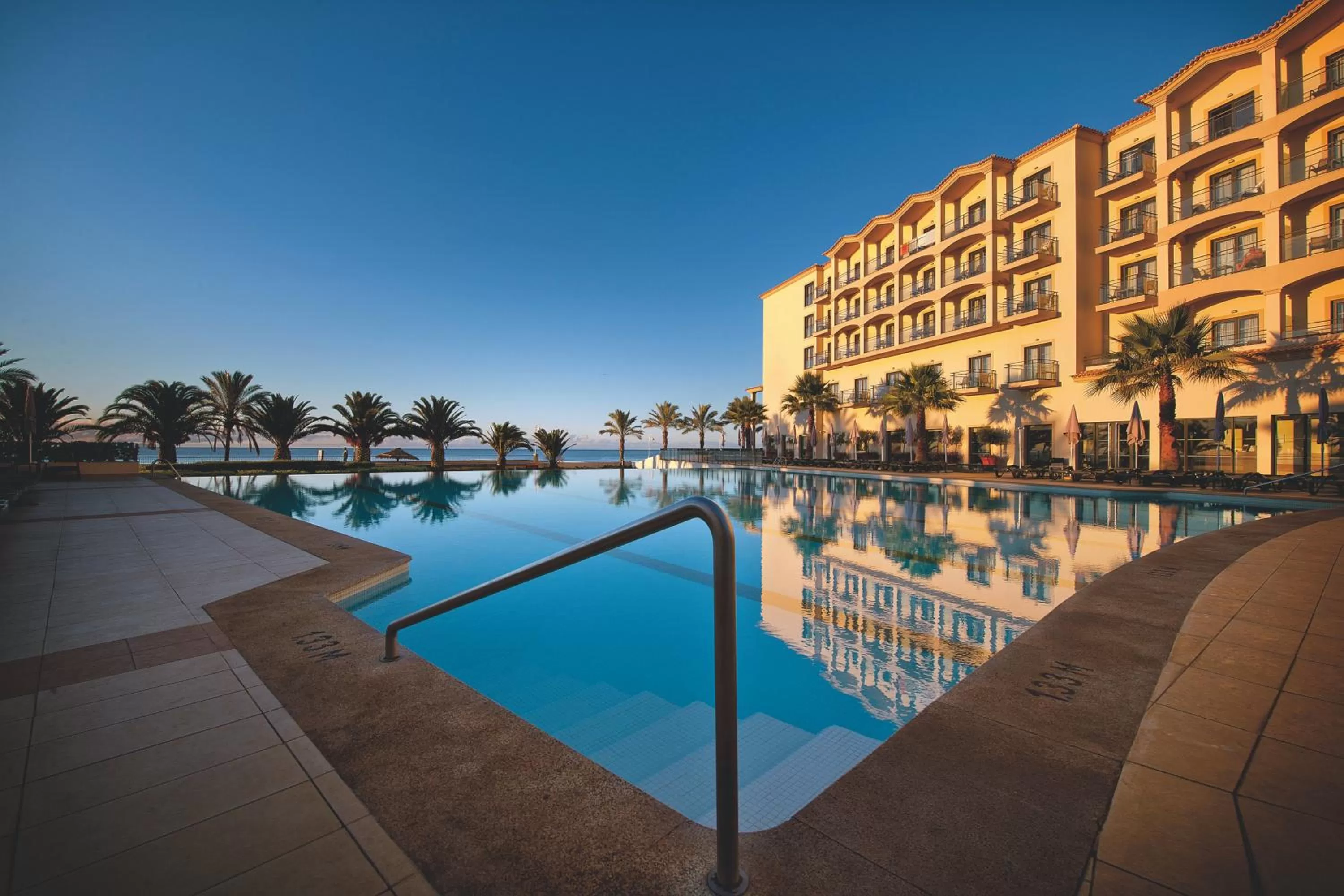 Swimming pool in Vila Gale Santa Cruz