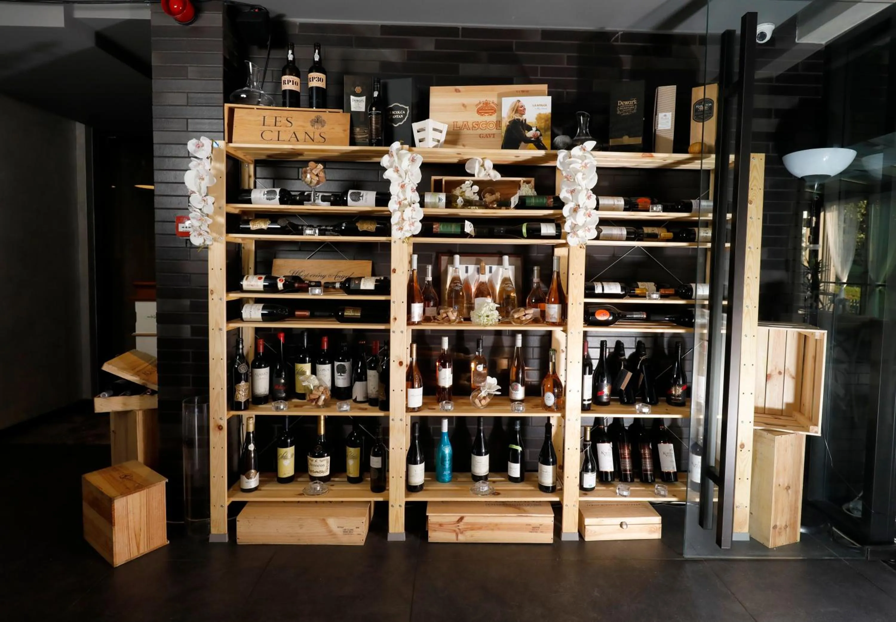 Drinks in All Seasons Residence Design Hotel - Free parking