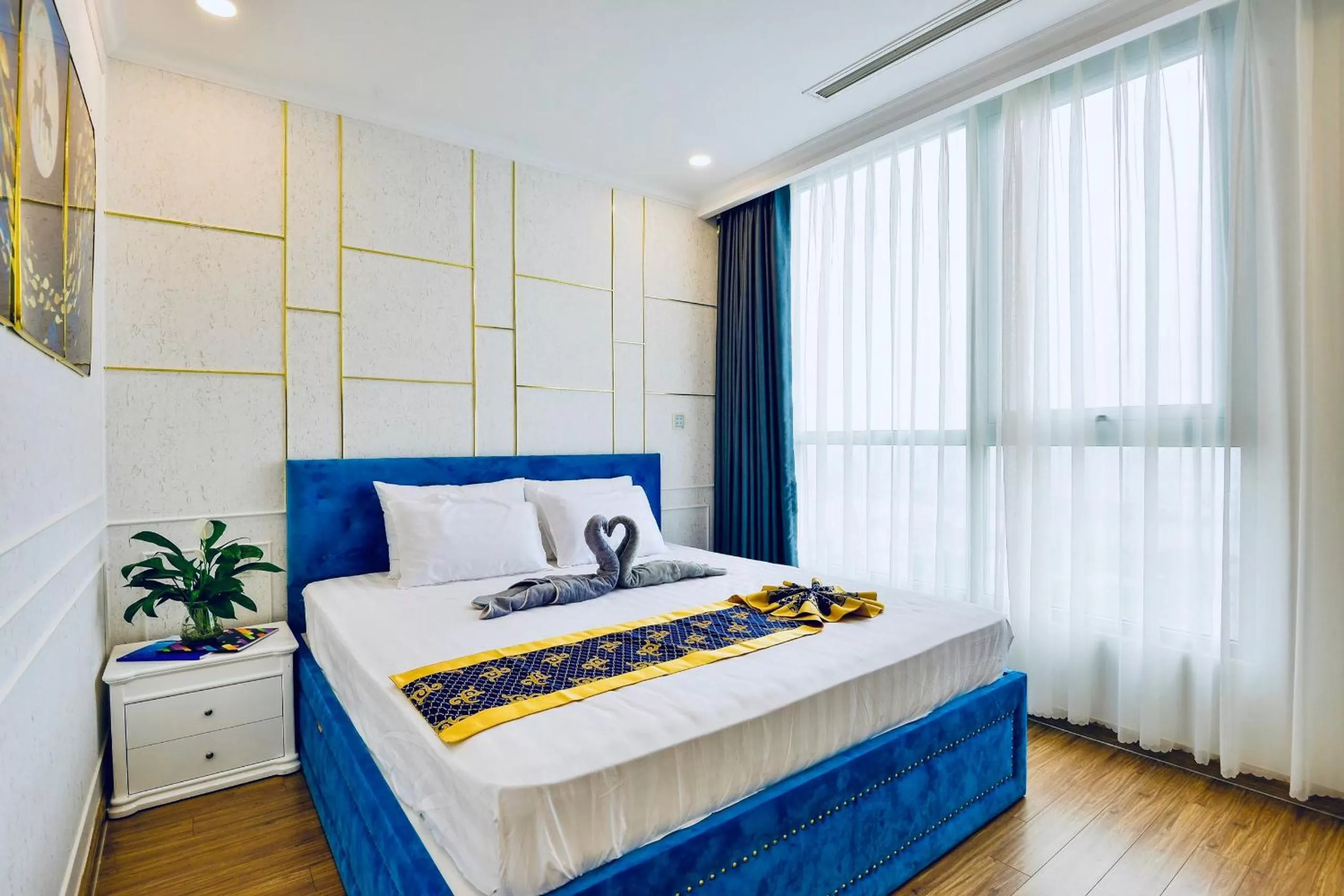 Bed in Vinhomes Central Park-Nice Homes