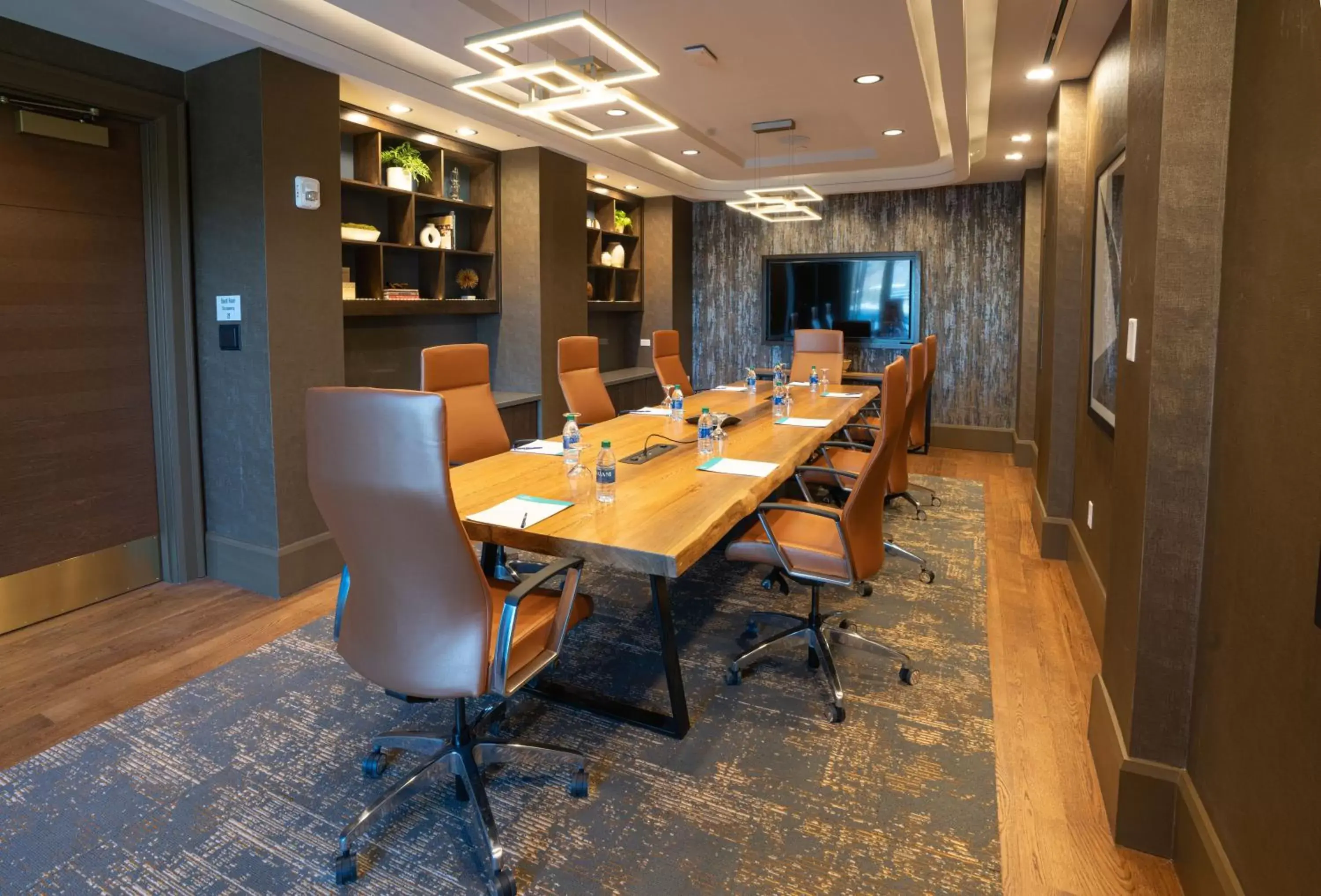 Meeting/conference room in Hotel Indigo - Columbus at Riverfront Place, an IHG Hotel