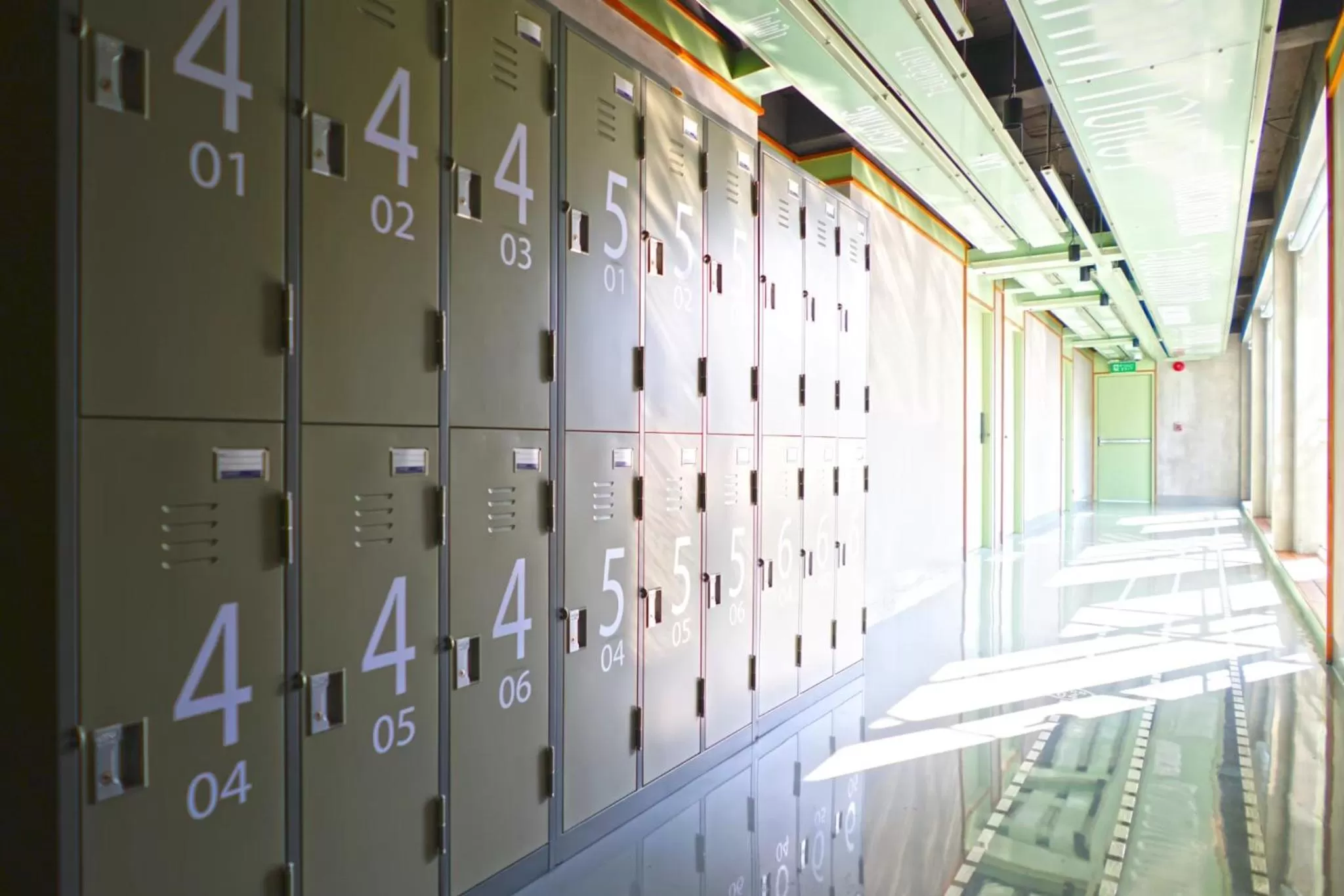 microwave in Samsen Street Hotel