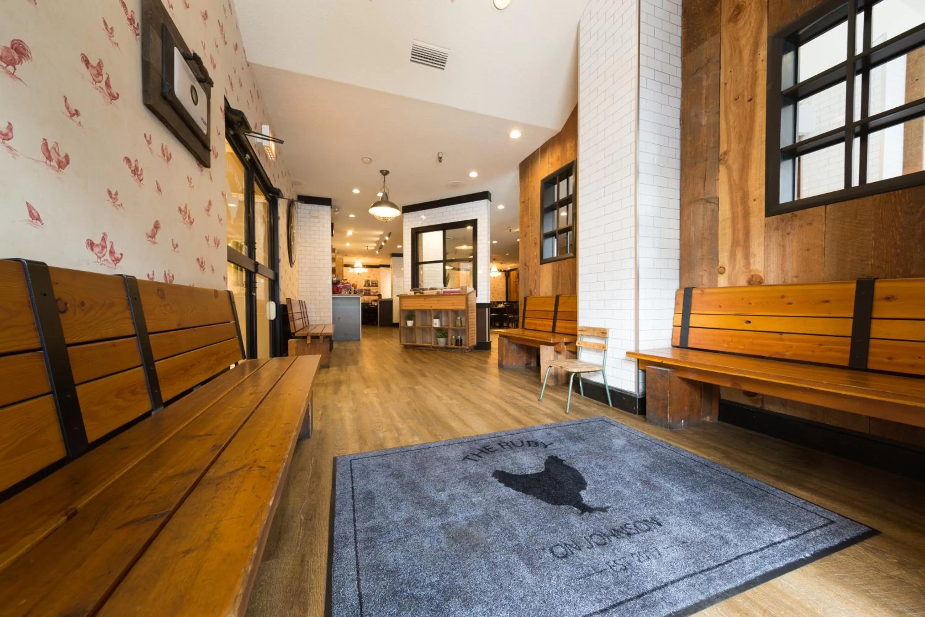 Food and drinks in BEST WESTERN PLUS Carlton Plaza Hotel