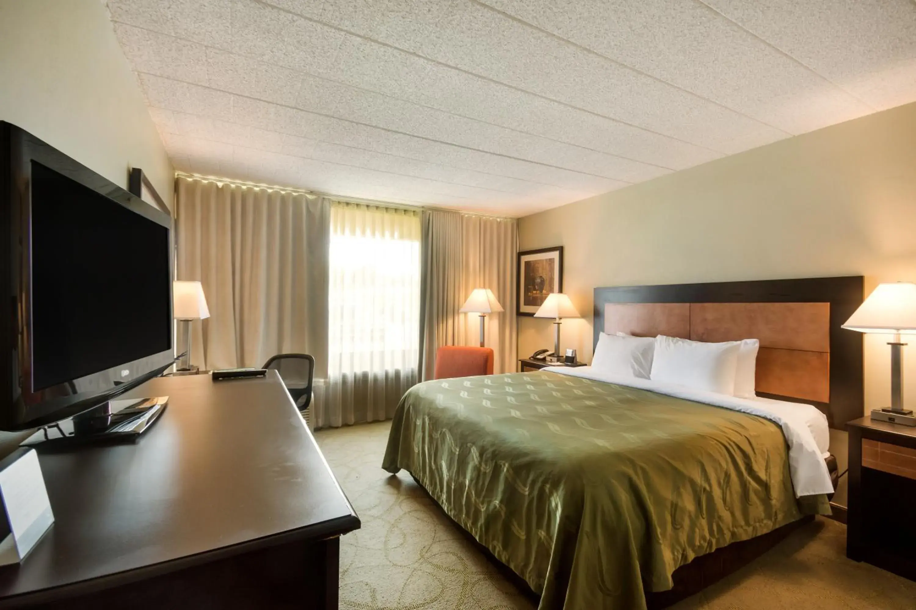 Bedroom, Bed in Exton Hotel and Conference Center