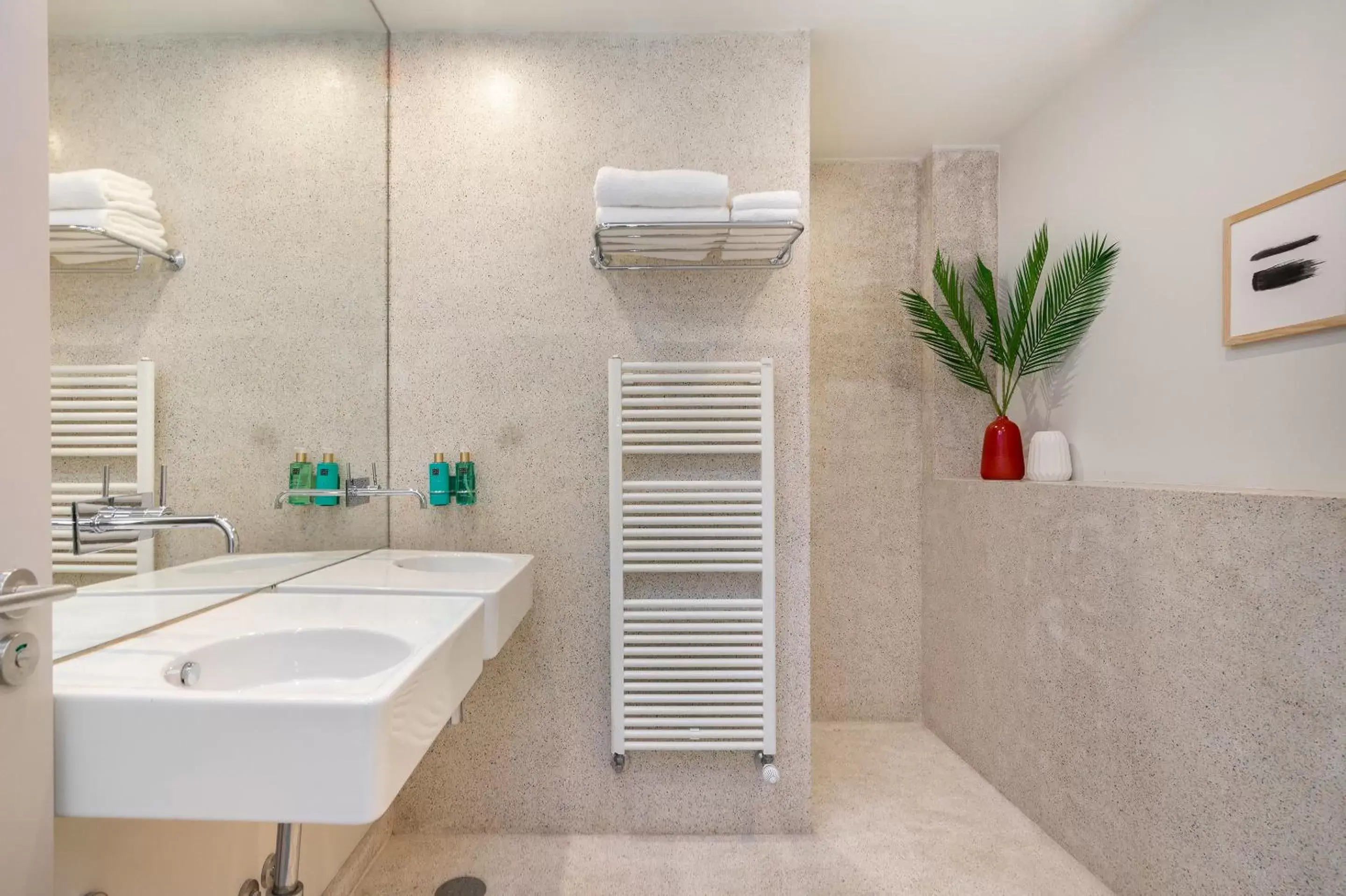 Shower, Bathroom in Canto De Luz - Luxury Maison