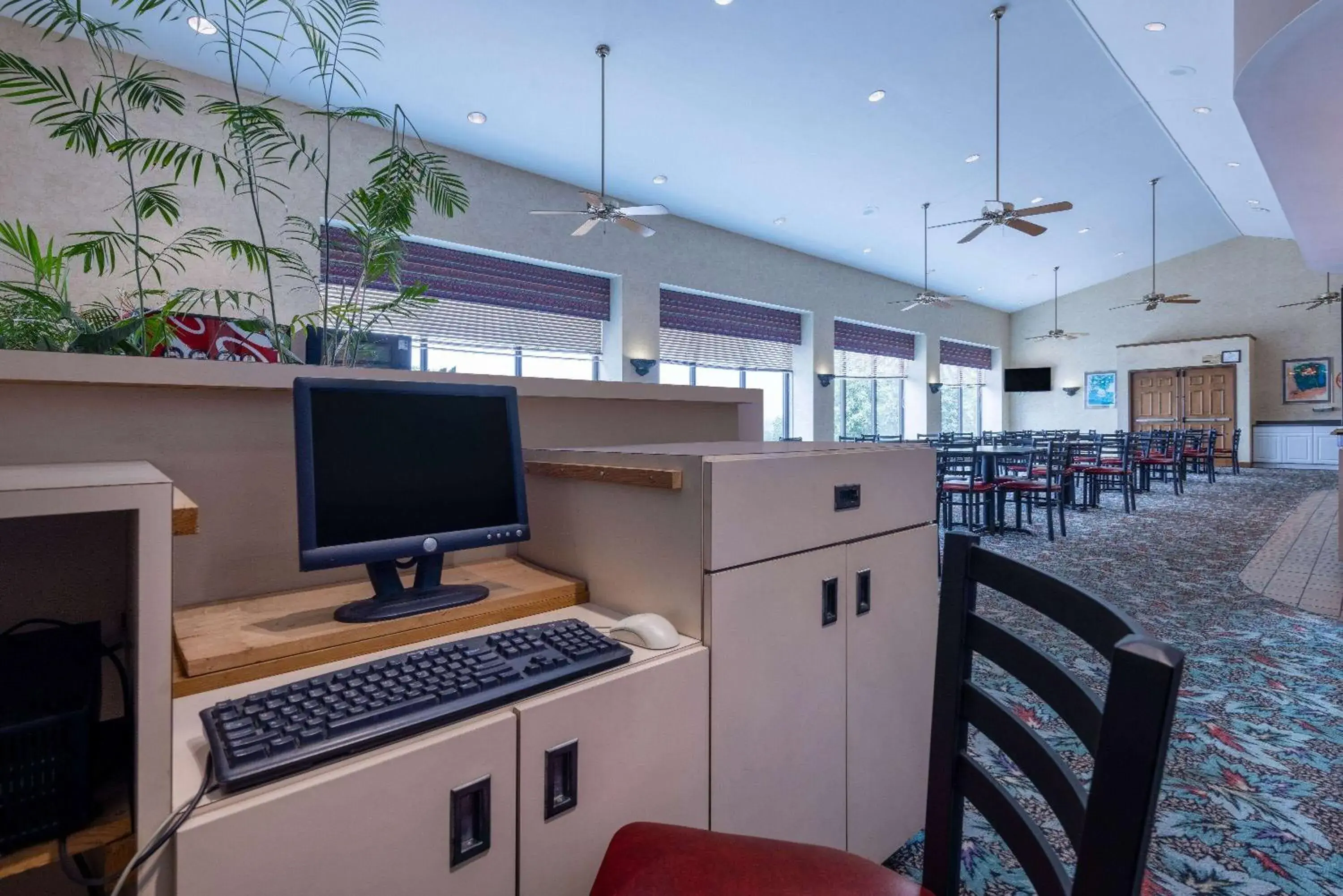 Business facilities in Howard Johnson by Wyndham Salem Hotel & Conference Center