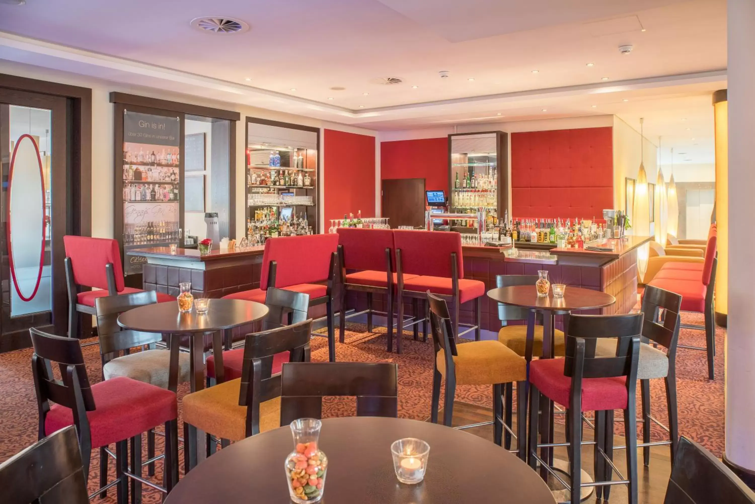 Lounge or bar, Restaurant/Places to Eat in Best Western Premier Castanea Resort Hotel