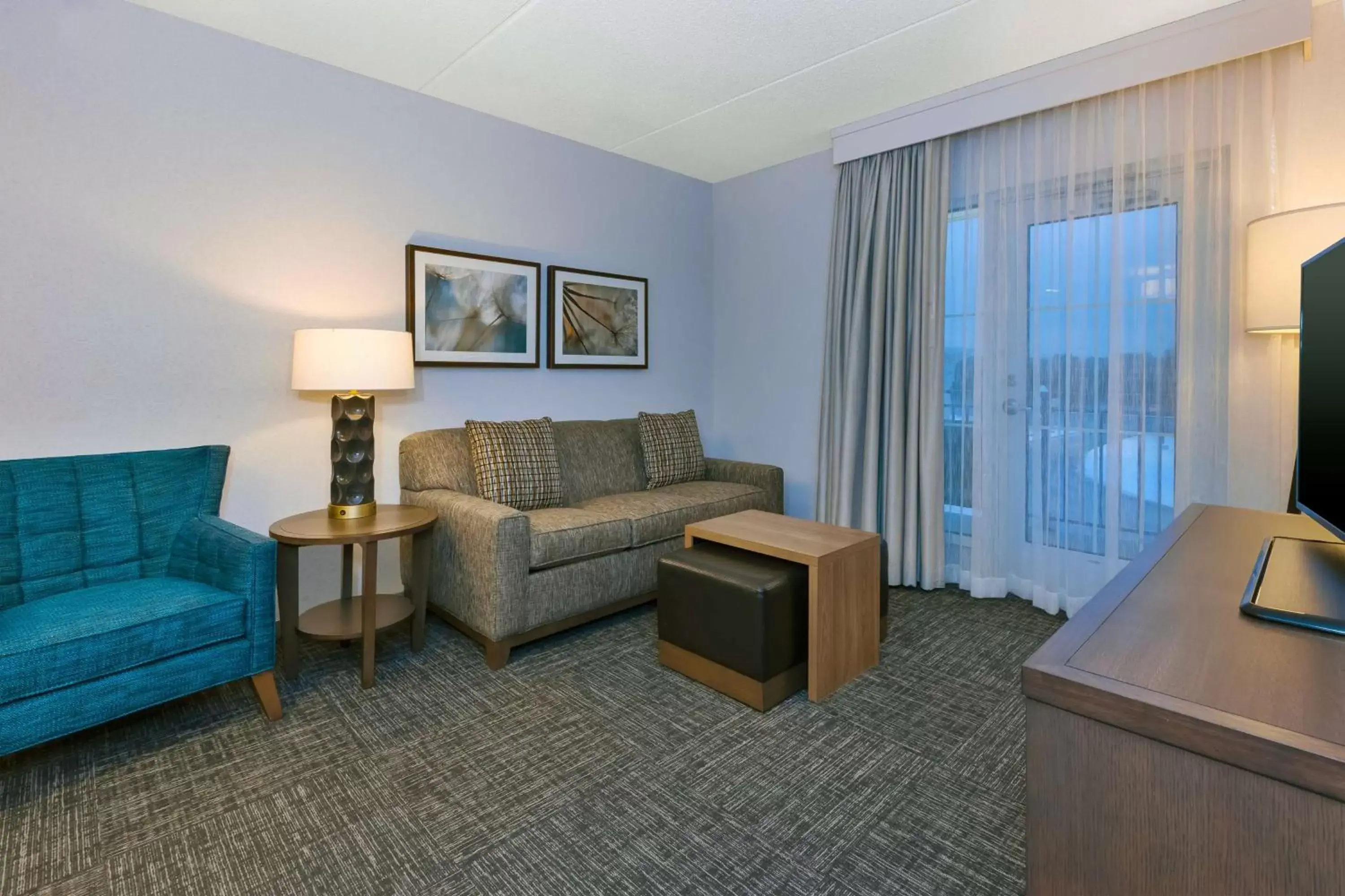 Living room, Seating Area in Homewood Suites By Hilton Saratoga Springs
