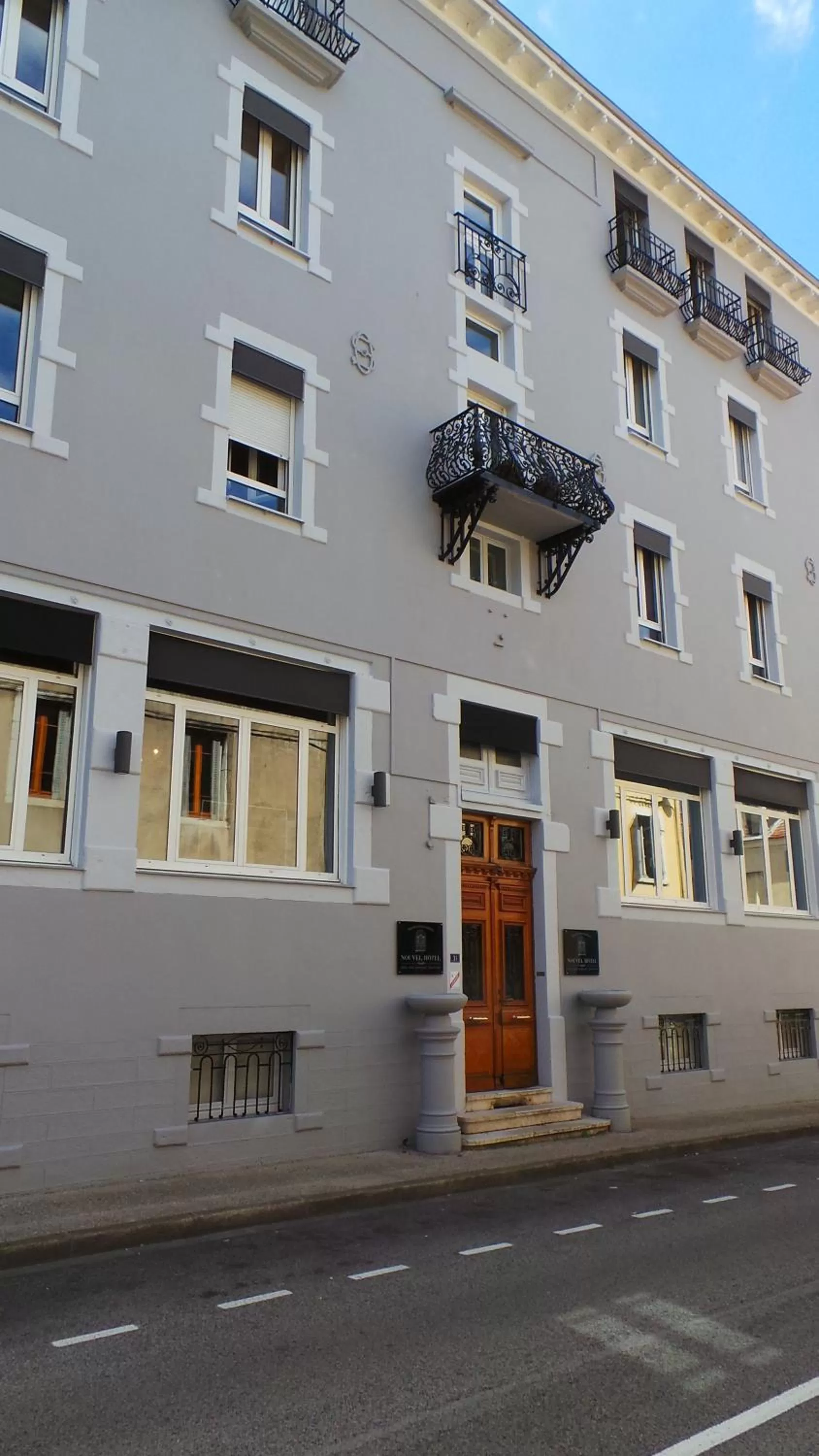 Facade/entrance in Nouvel Hôtel & Appartements
