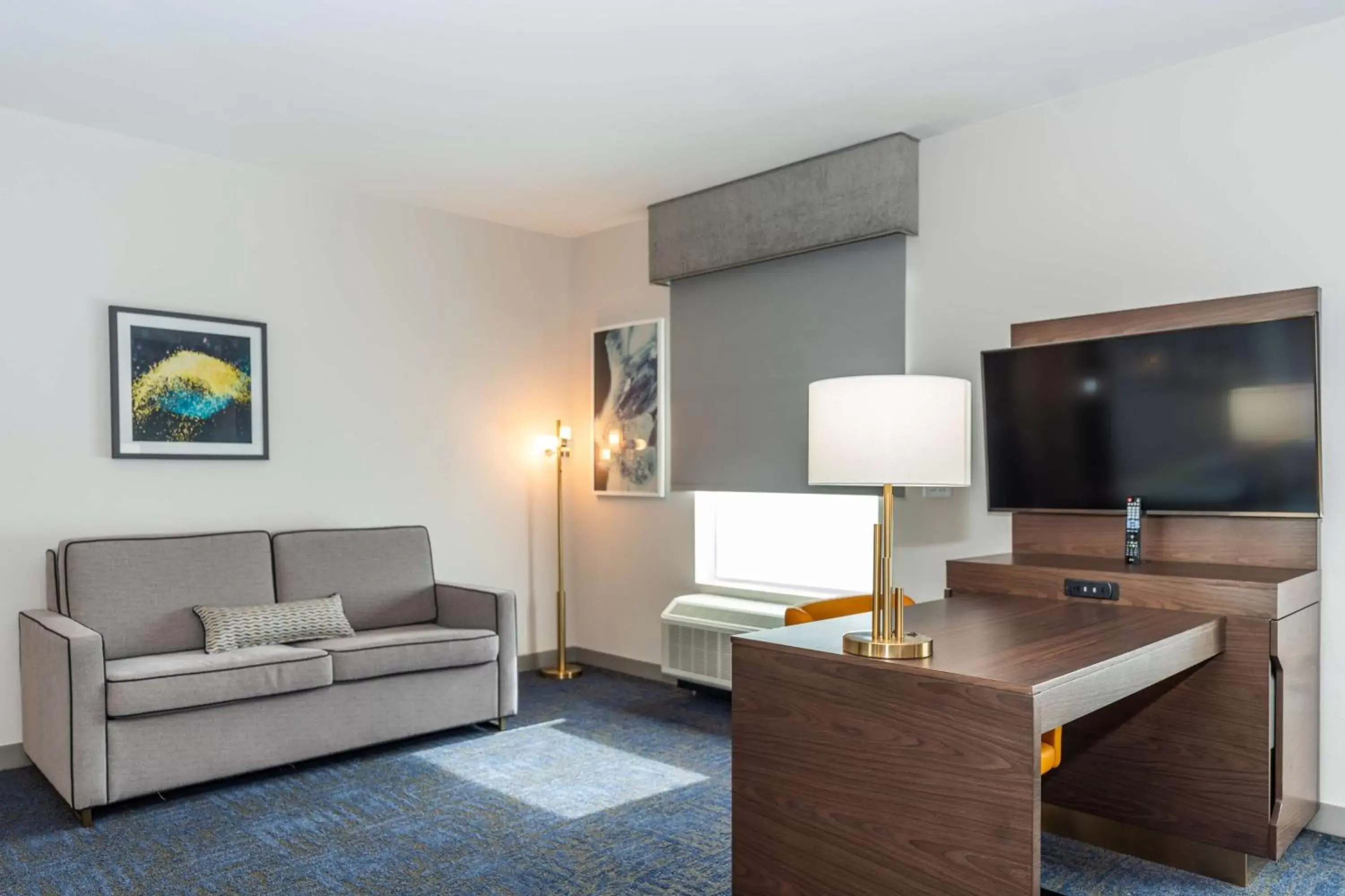 Bedroom, Seating Area in Hampton Inn & Suites Sugar Land, Tx