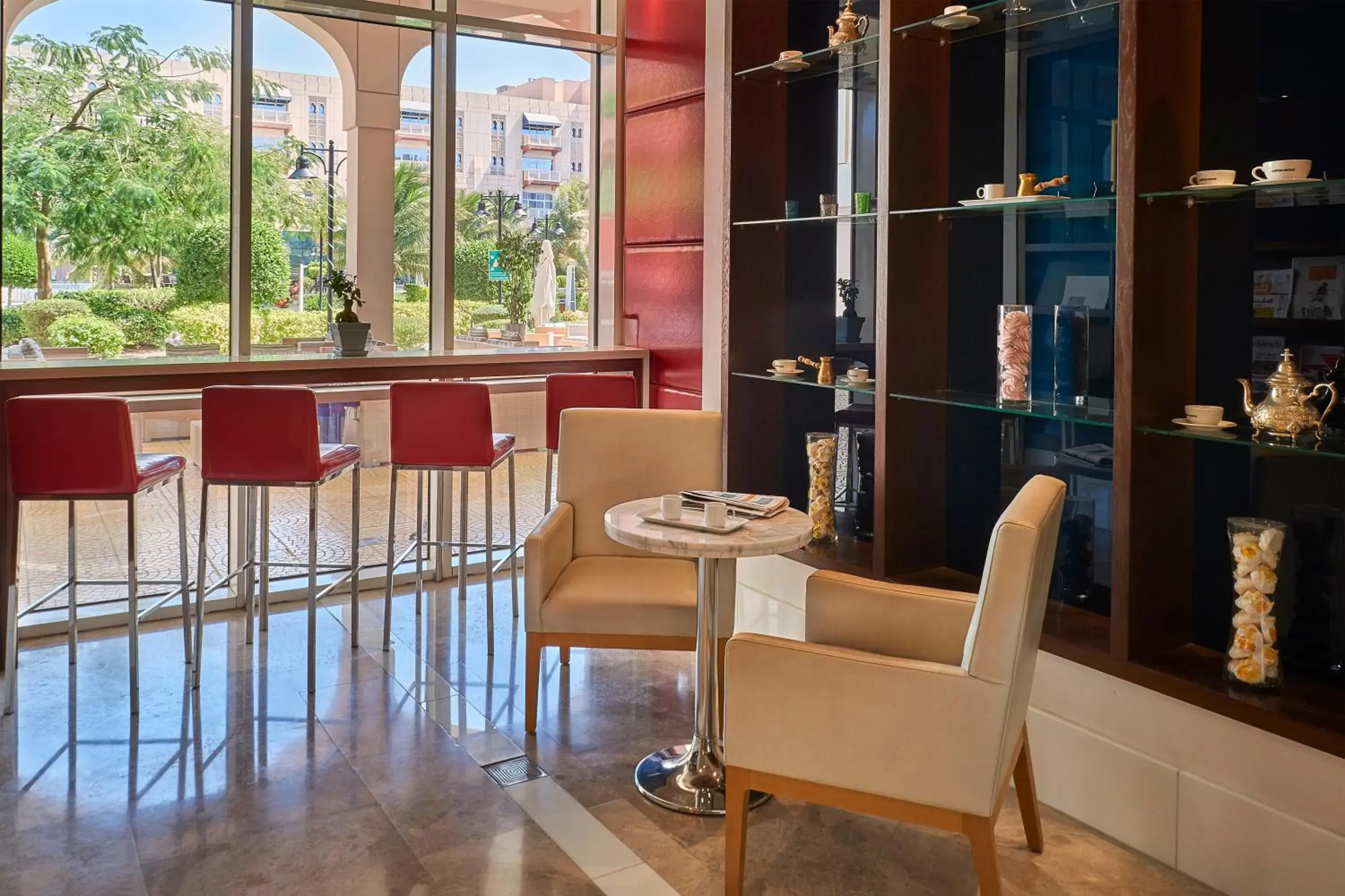 Lounge or bar in Salalah Gardens Hotel Managed by Safir Hotels & Resorts