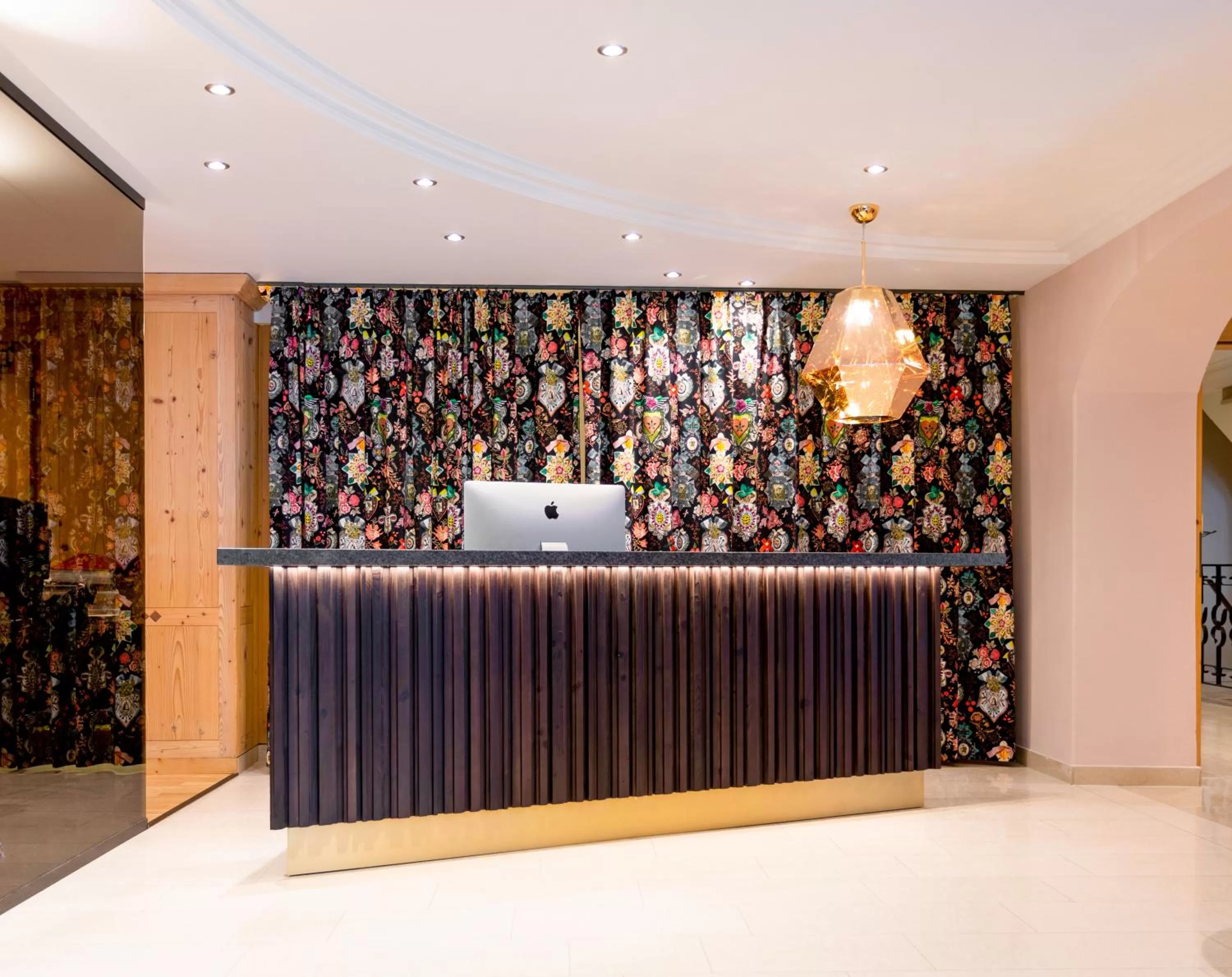 Lobby or reception in Alpine Hideaway ZILLERTALERHOF - 4 Sterne Superior