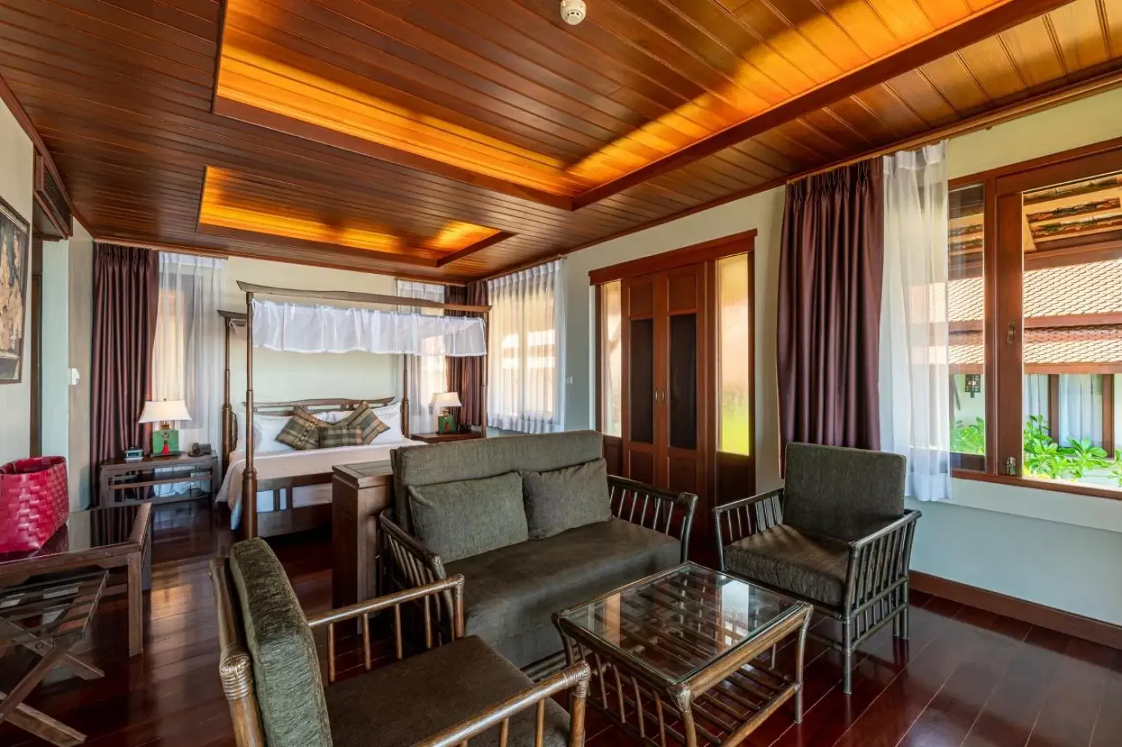 Bed, Seating Area in Khaolak Laguna Resort - SHA Extra Plus