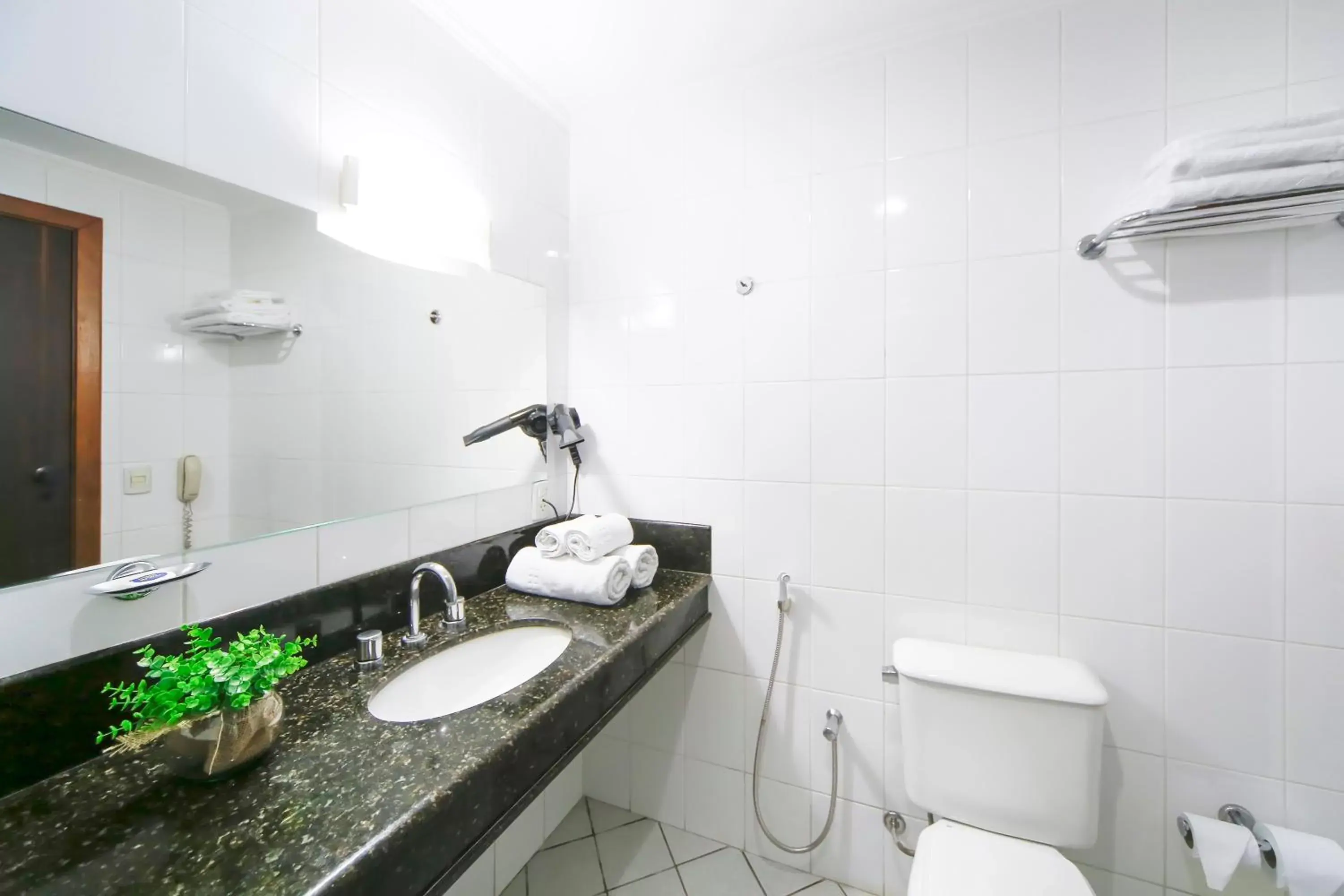 Bathroom in Grand Hotel Royal Sorocaba by Atlantica