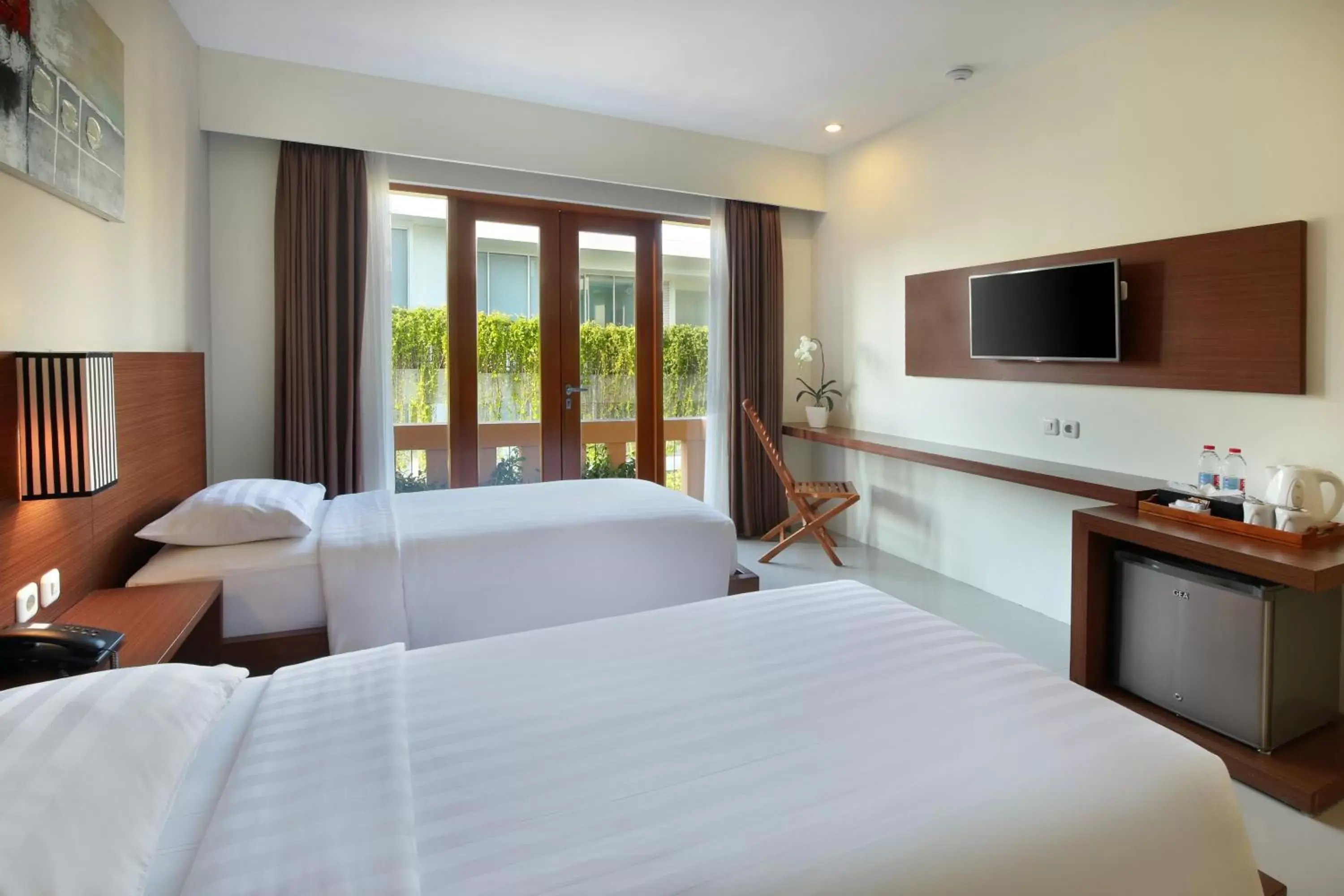 Photo of the whole room, Bed in Bali Chaya Hotel Legian