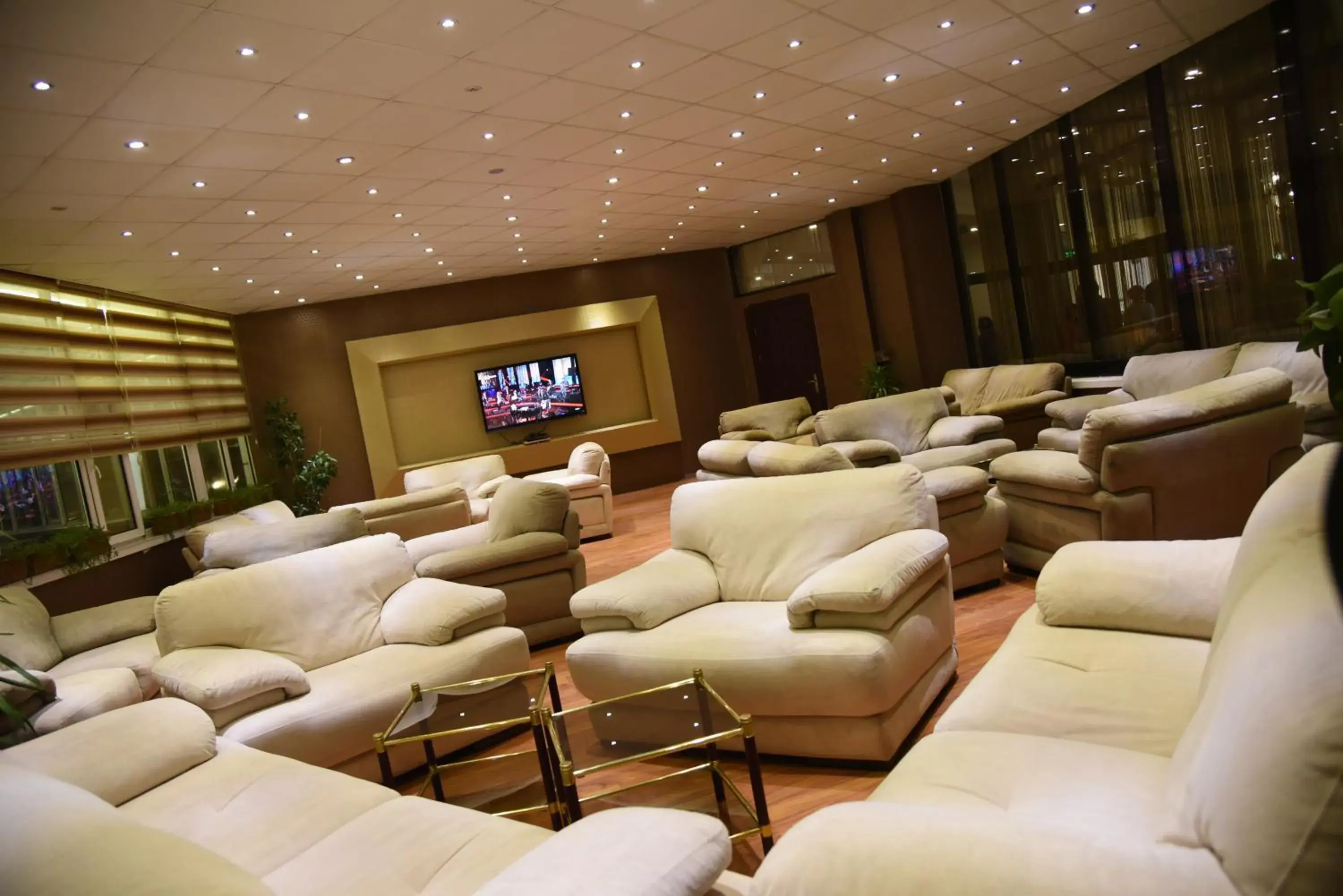 Communal lounge/ TV room in SIGNATURE GARDEN AVANOS Hotel & SPA