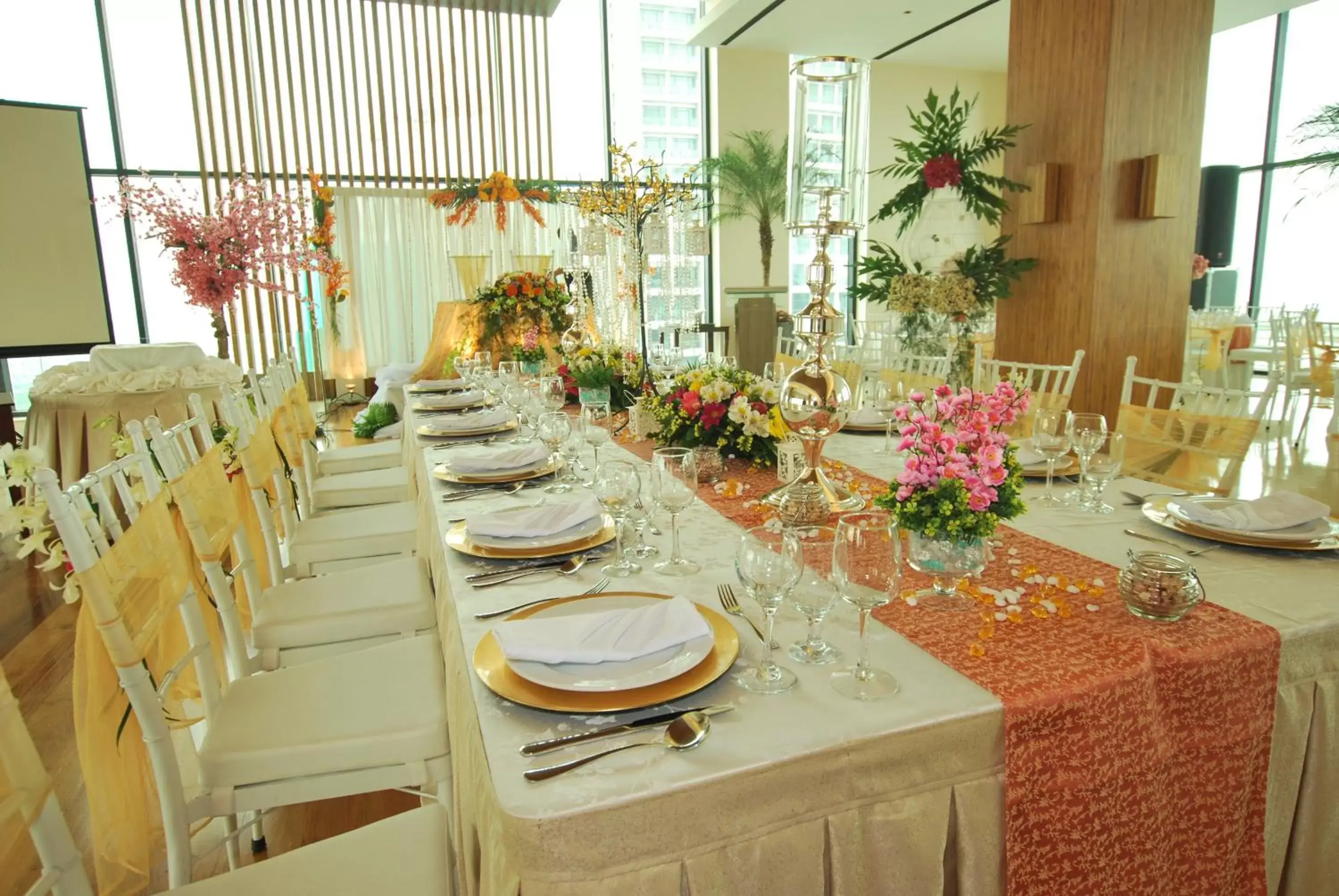 Banquet/Function facilities, Restaurant/Places to Eat in City Garden Grand Hotel