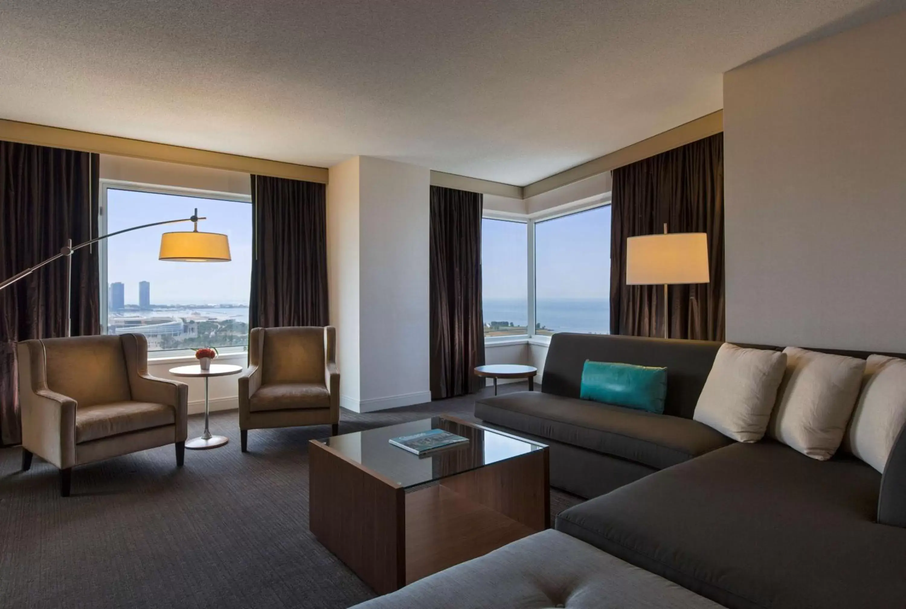 Photo of the whole room, Seating Area in Hyatt Regency McCormick Place