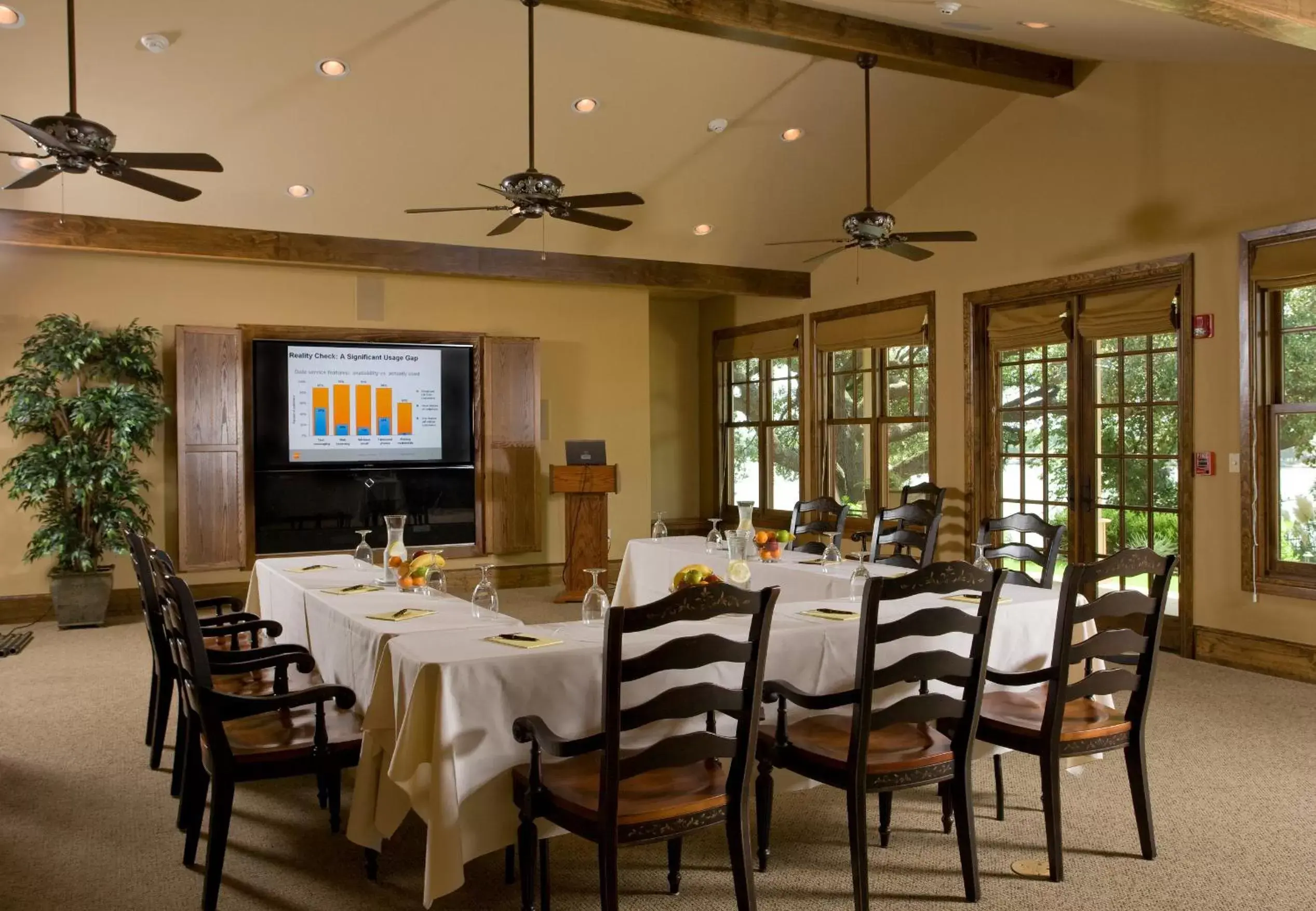 Meeting/conference room, Restaurant/Places to Eat in Inn on Lake Granbury