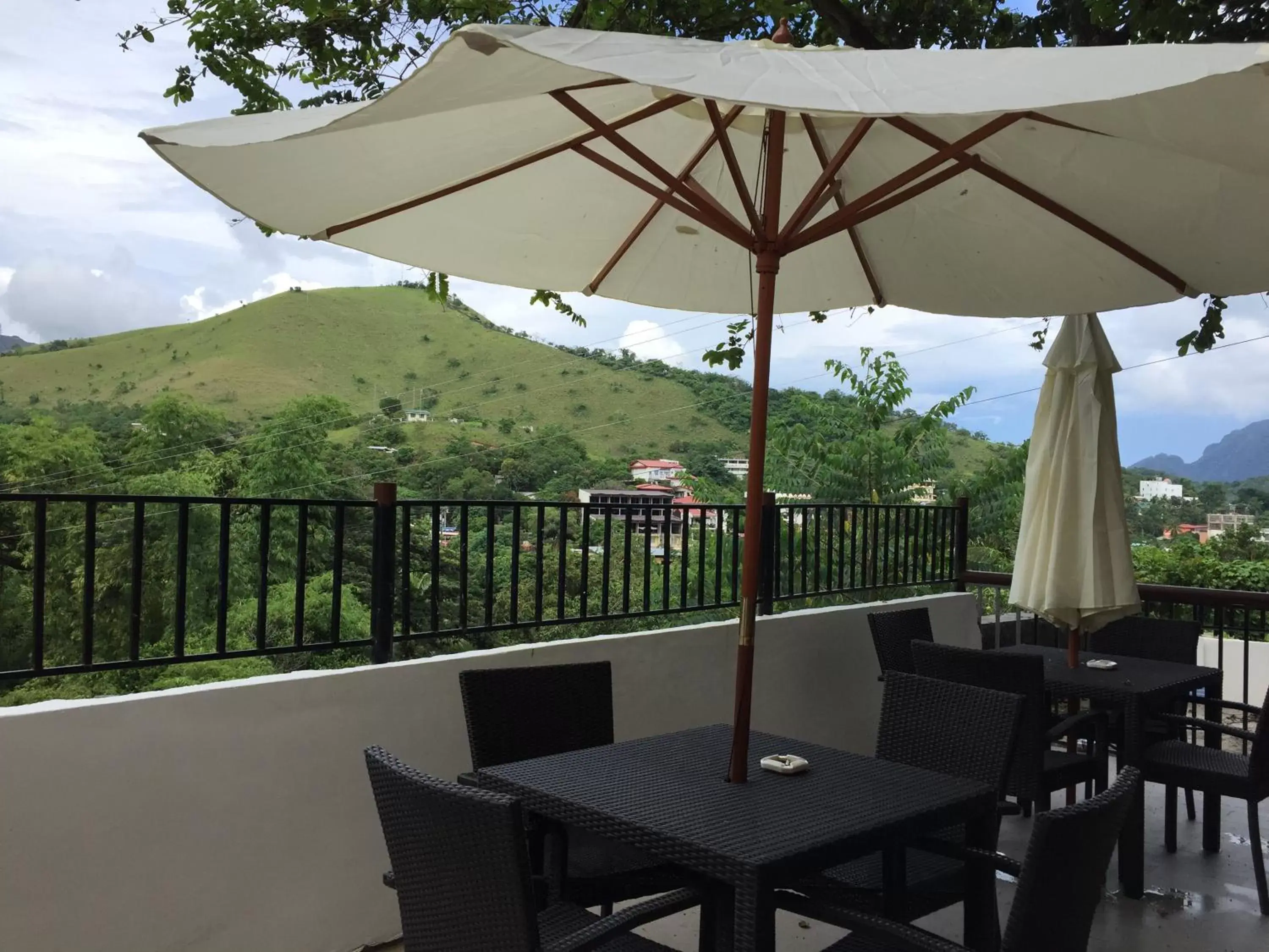 Patio, Mountain View in Skylodge Resort