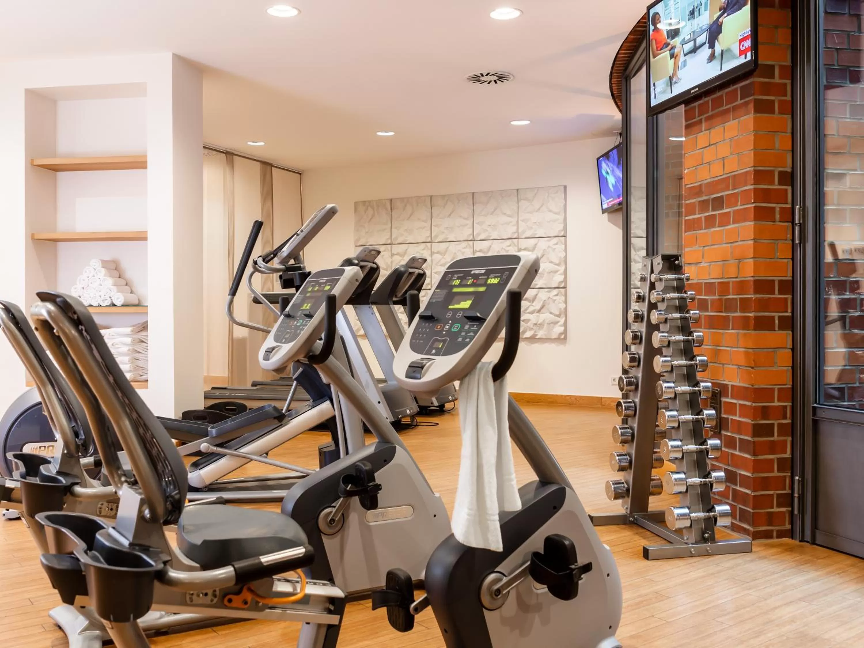 Fitness centre/facilities in Dorint Hotel Bremen