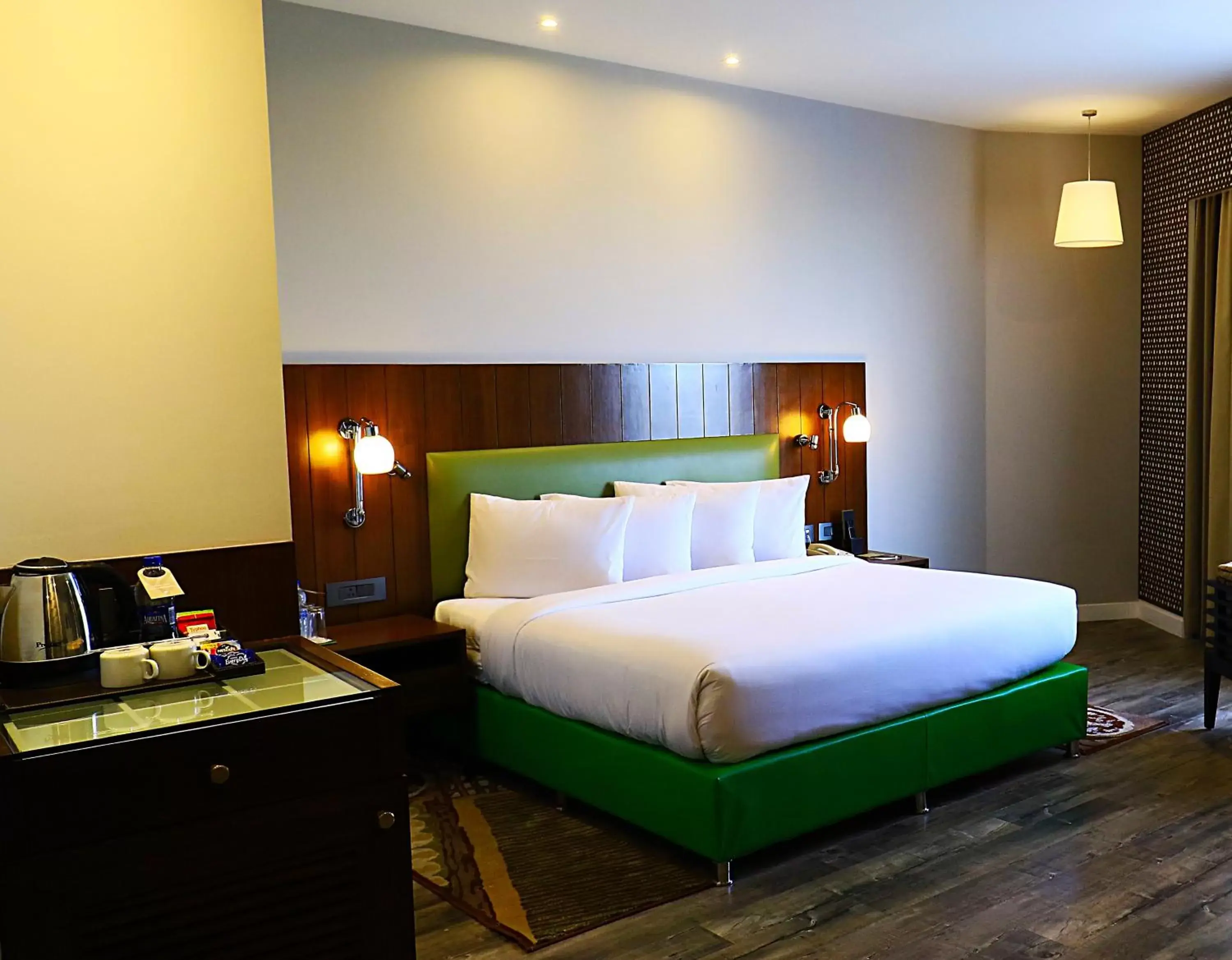 Photo of the whole room, Bed in Country Inn & Suites By Radisson Jammu