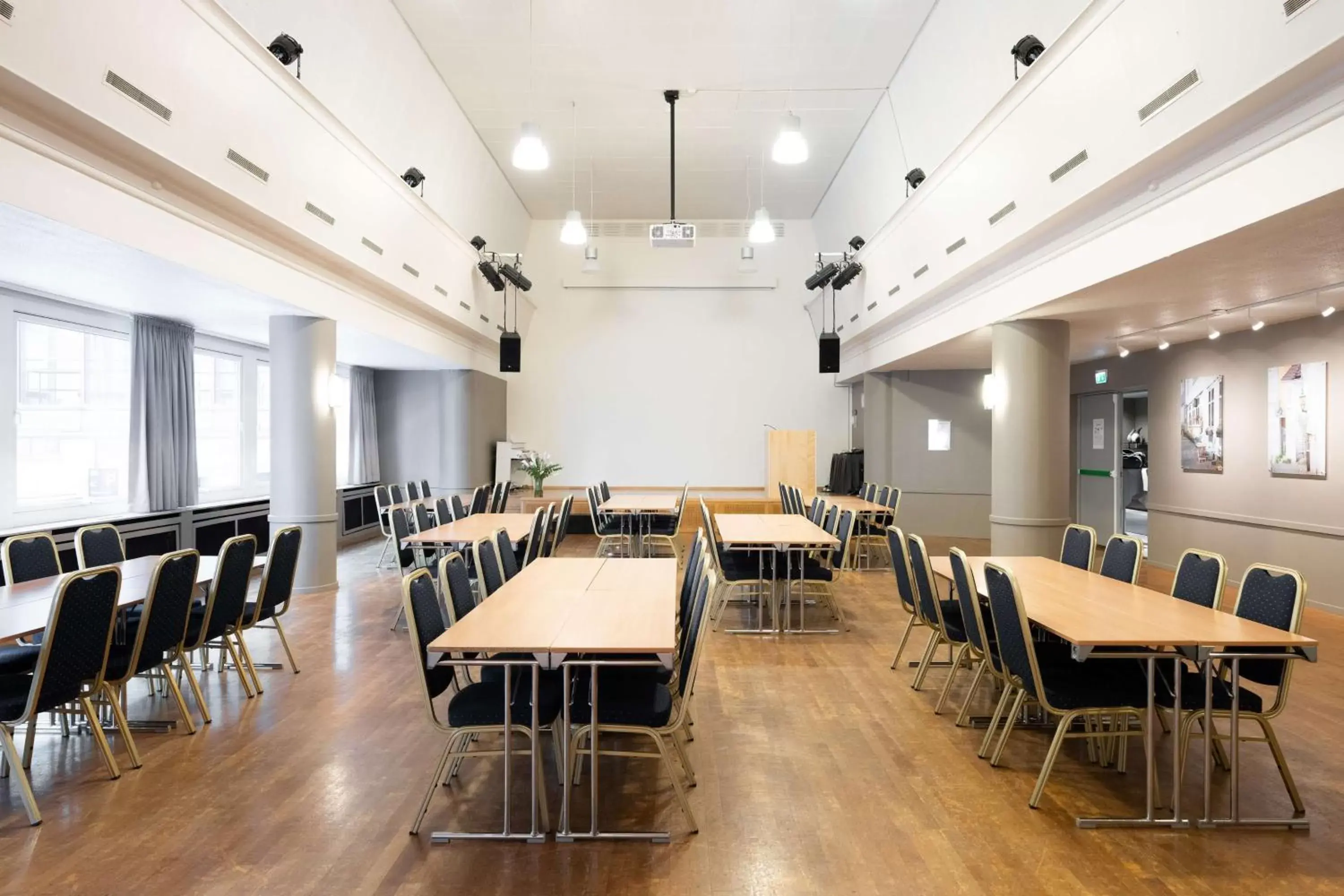 Meeting/conference room, Restaurant/Places to Eat in Scandic Bergen City