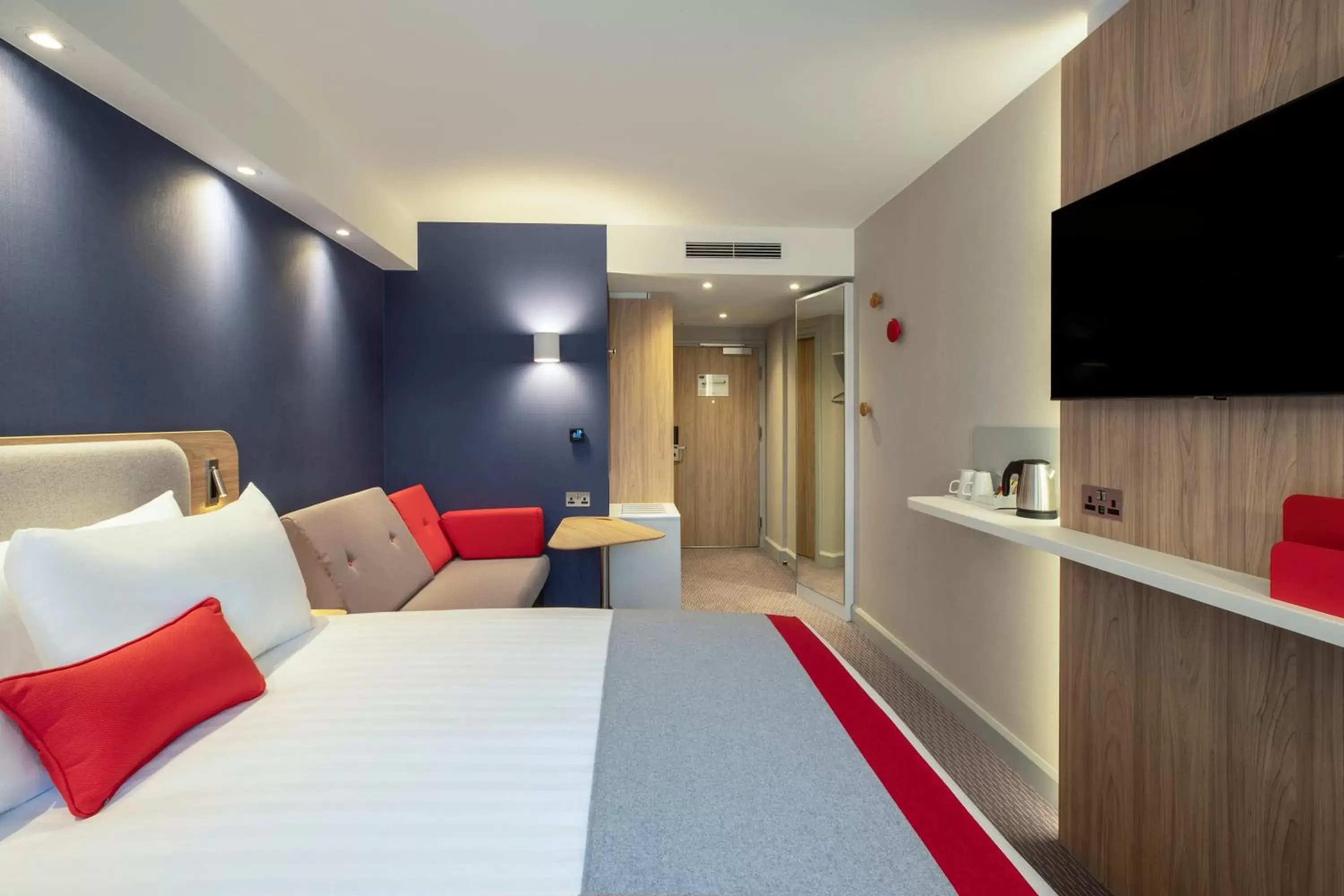 Bedroom, Bed in Holiday Inn Express Cambridge West - Cambourne, an IHG Hotel