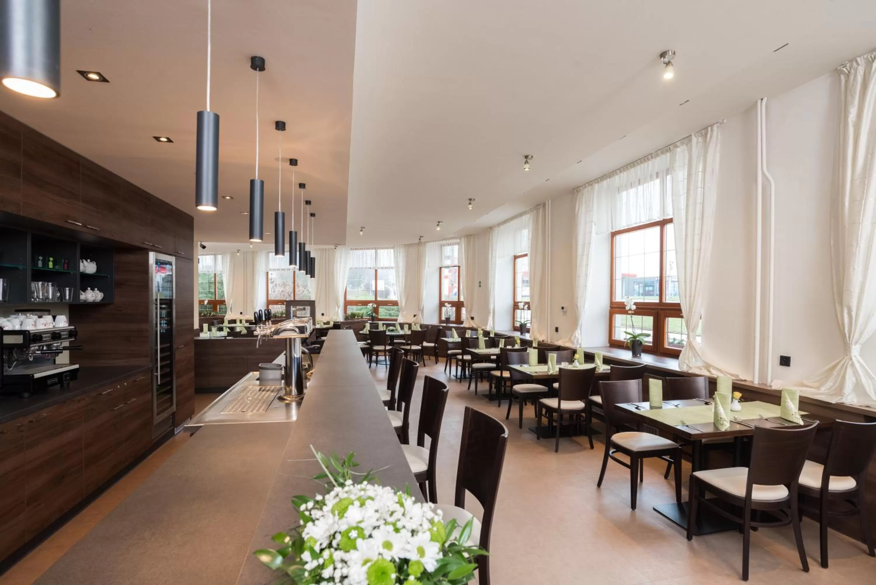 Restaurant/places to eat in Hotel Slavia