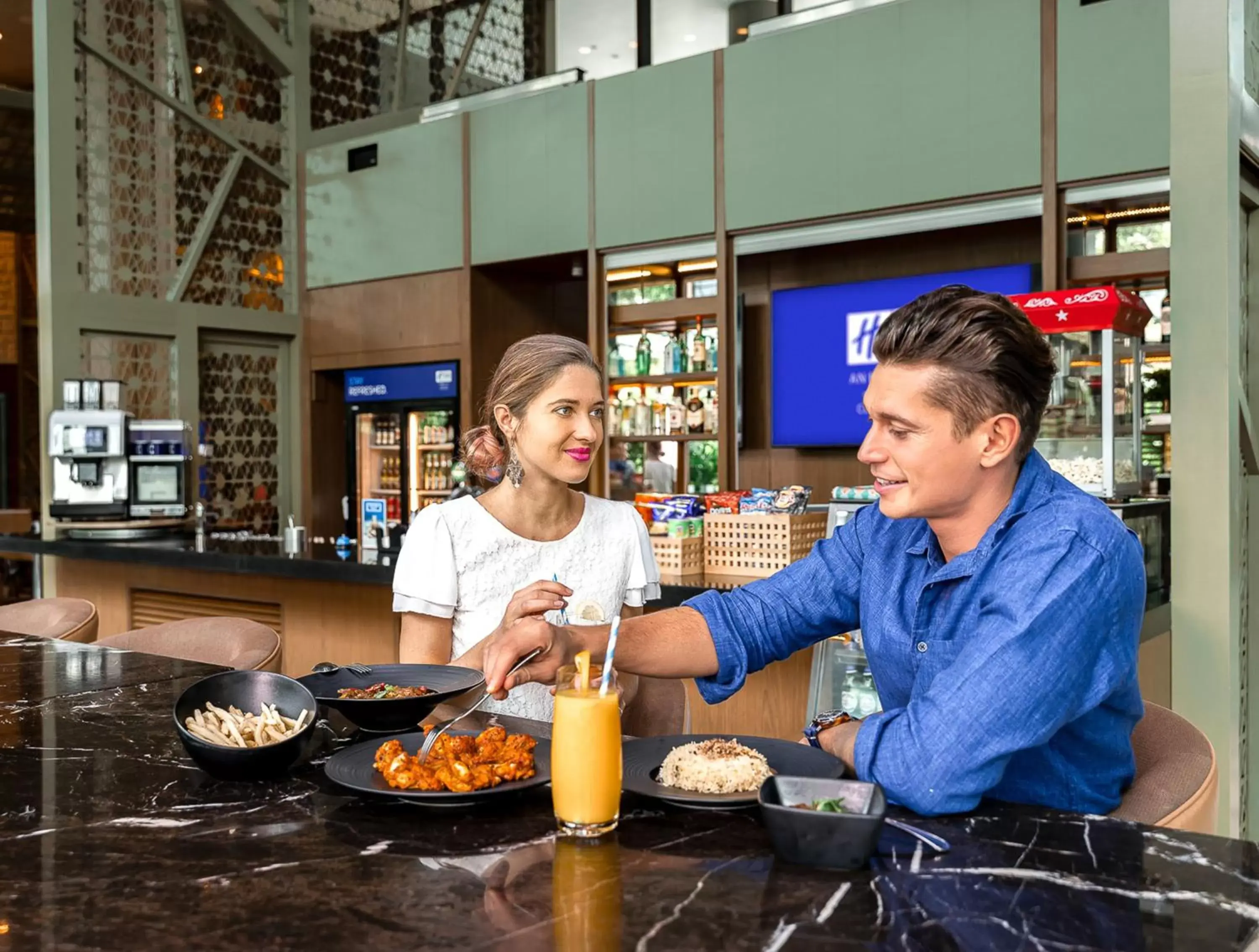 Lounge or bar in Holiday Inn Express Singapore Clarke Quay by IHG Lounge or bar in Holiday Inn Express Singapore Clarke Quay by IHG