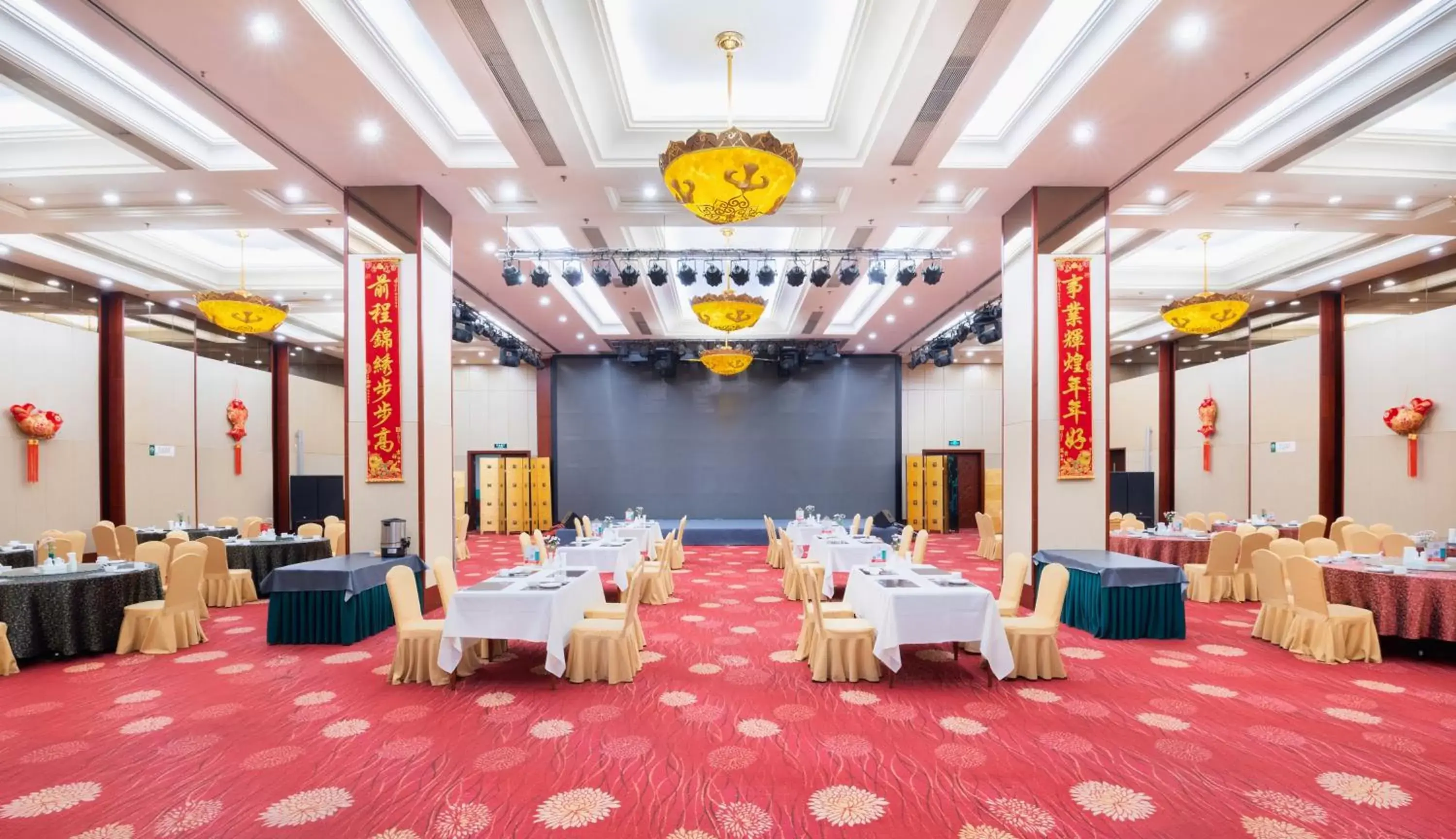 Restaurant/places to eat, Banquet Facilities in Inner Mongolia Grand Hotel