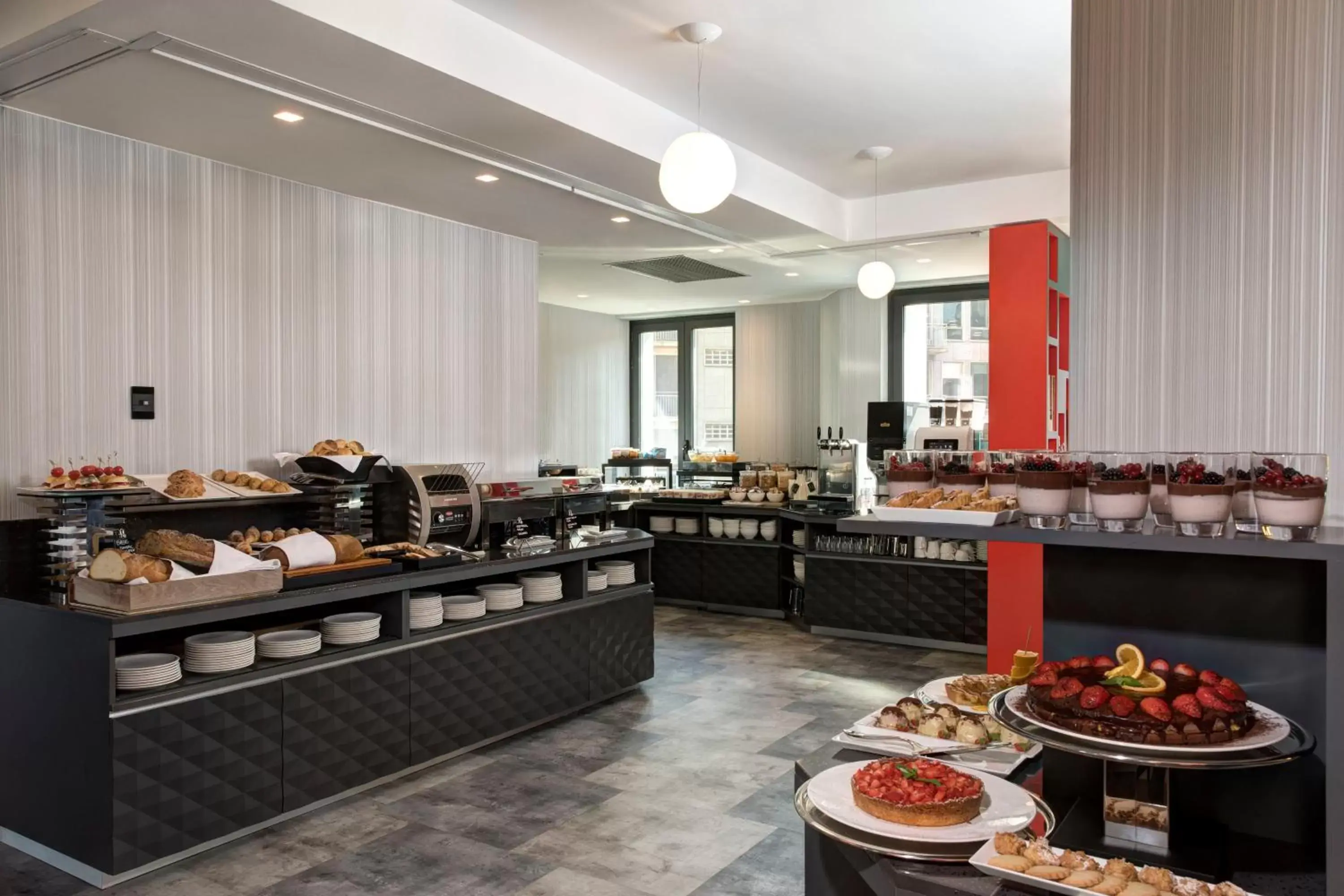 Buffet breakfast, Restaurant/Places to Eat in iQ Hotel Milano