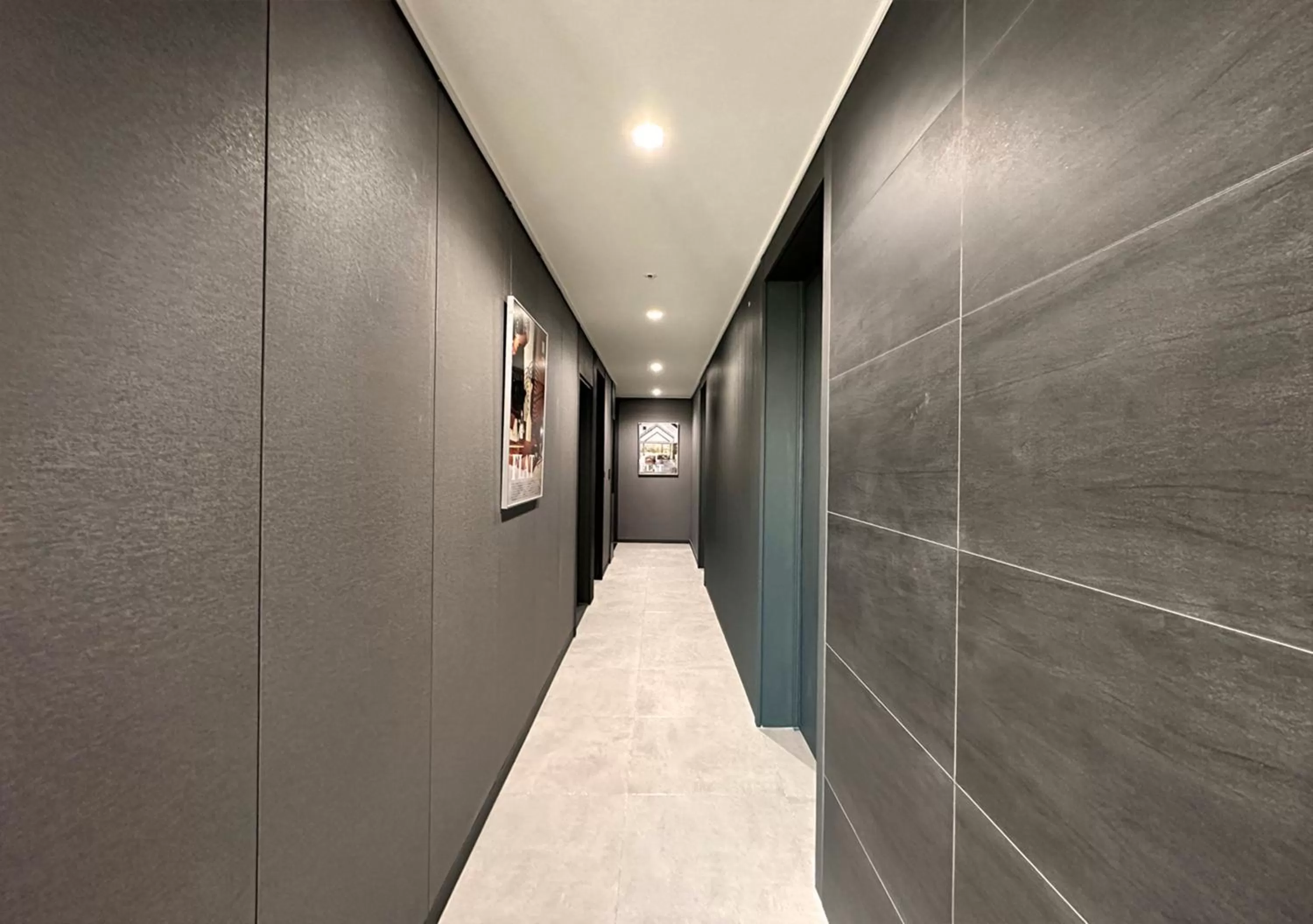 Y Collection by UH FLAT Osiria