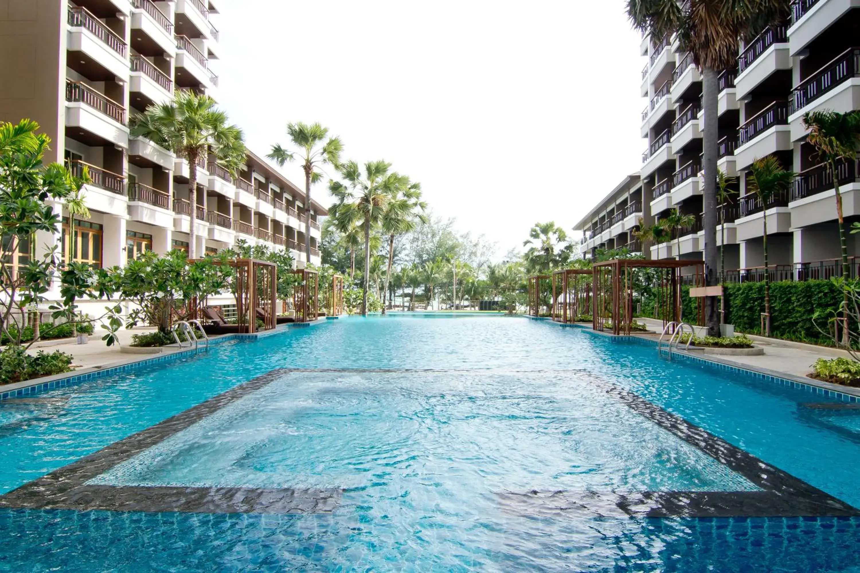 Swimming Pool in Welcome World Beach Resort & Spa