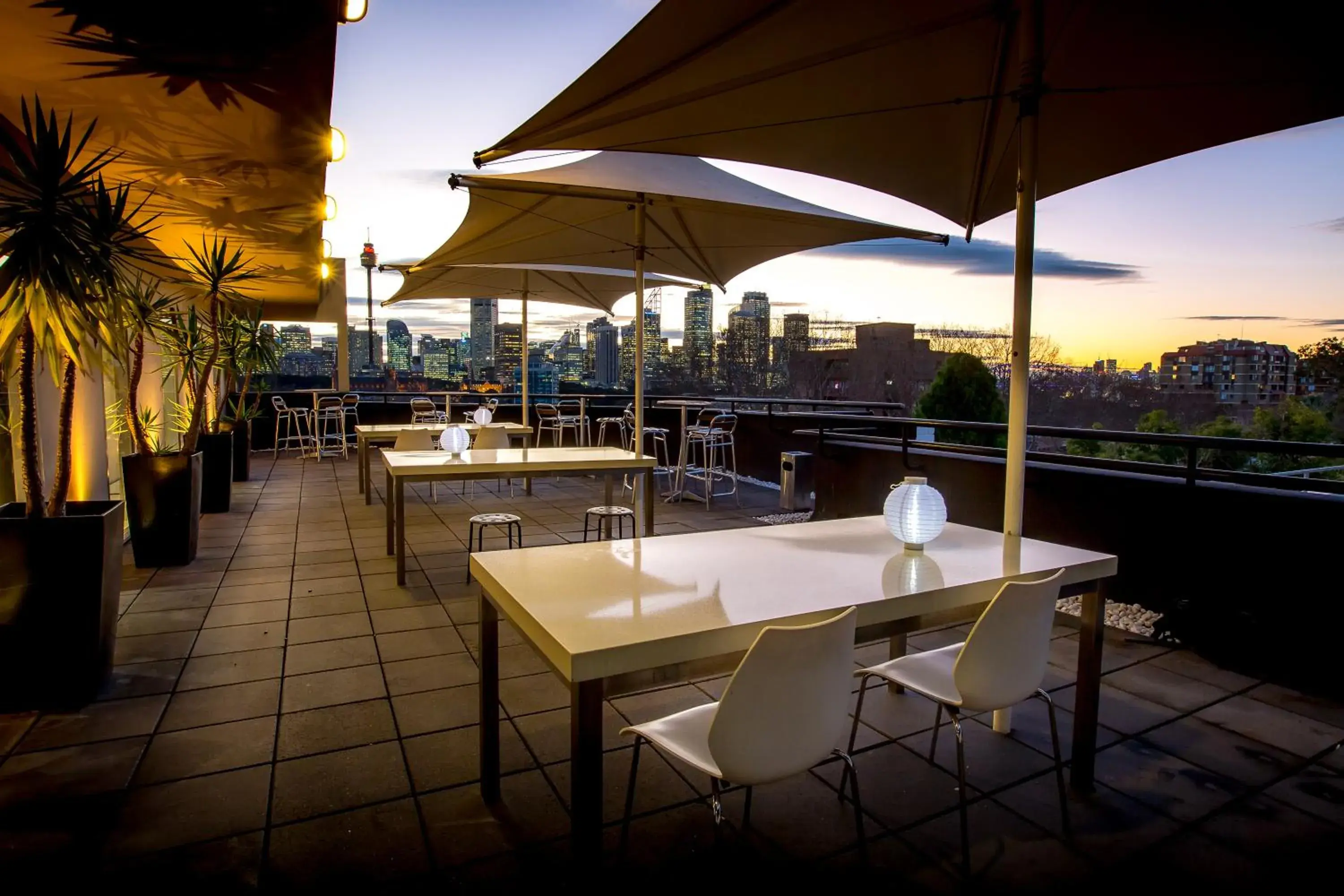 BBQ facilities, Restaurant/Places to Eat in Sydney Potts Point Central Apartment Hotel