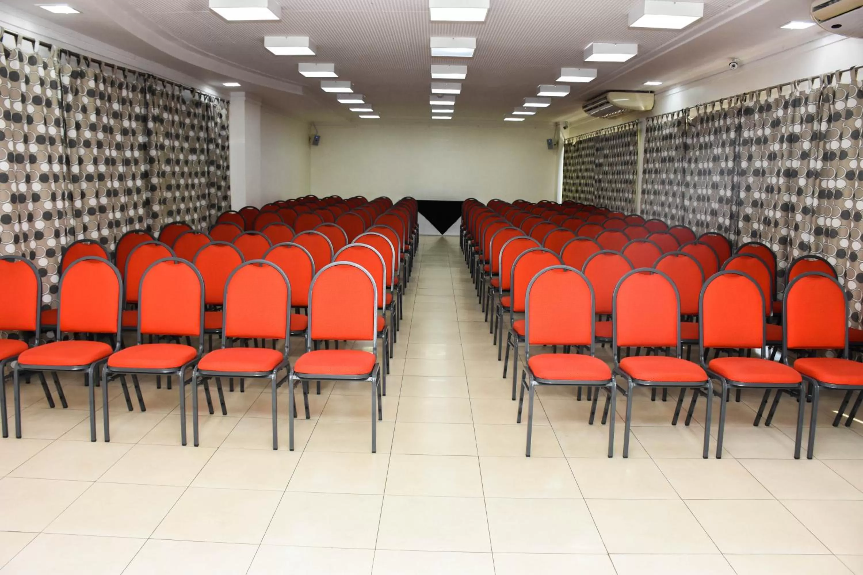 Business facilities in Larison Executive - by Easy Hotéis