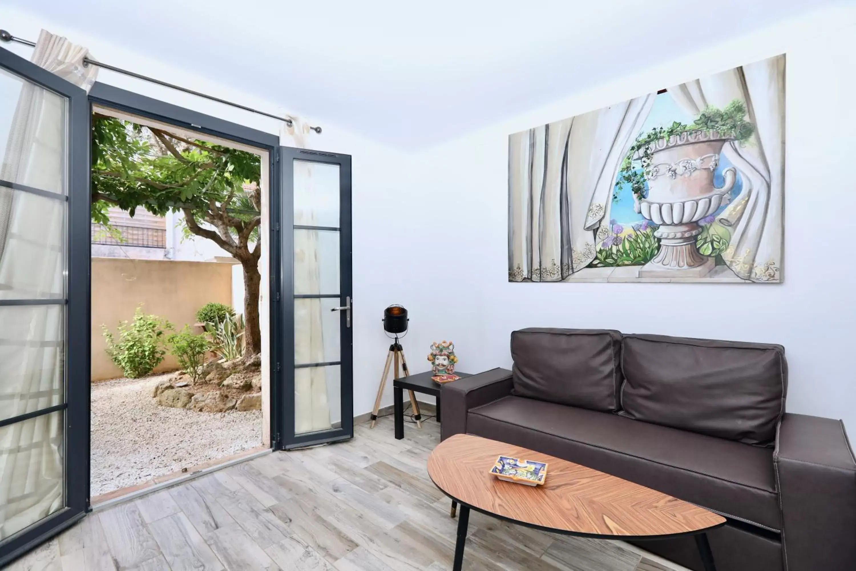 Living room, Seating Area in Luxe et sérénité au cœur de Saint-Tropez Suites spacieuses avec jardin enchanteur La Bravade