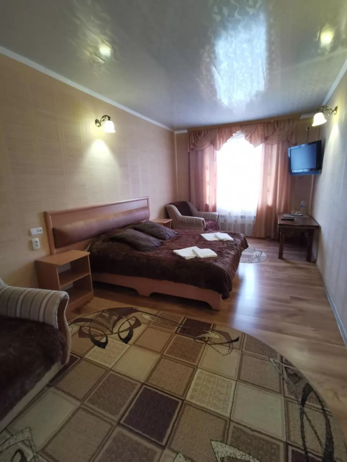 Bed in Monte-Kristo Hotel