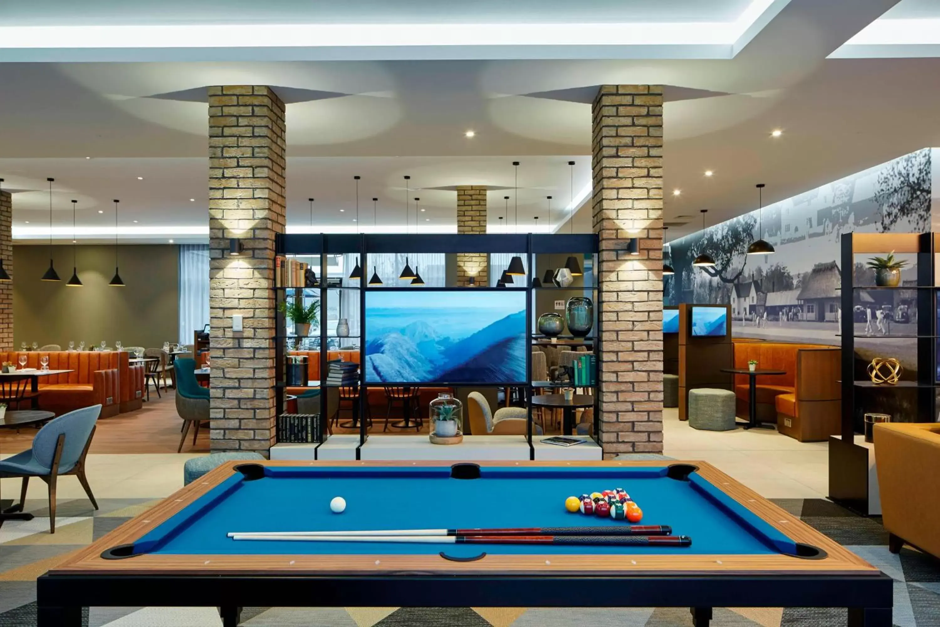 Restaurant/places to eat, Billiards in Courtyard by Marriott Oxford South