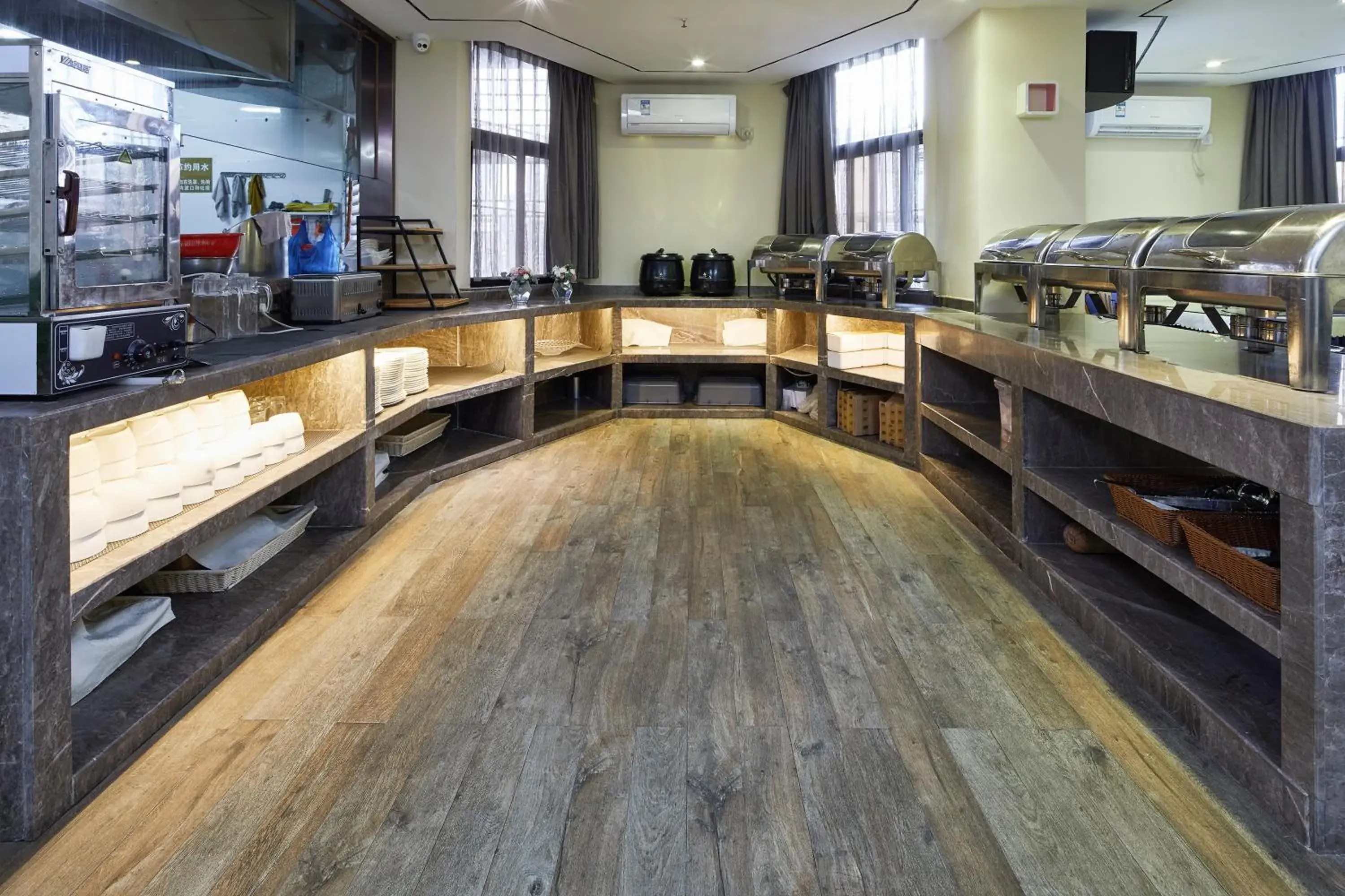 Restaurant/places to eat in INSAIL Hotel (Shenzhen Dongmen Branch) Restaurant/places to eat in INSAIL Hotel (Shenzhen Dongmen Branch)