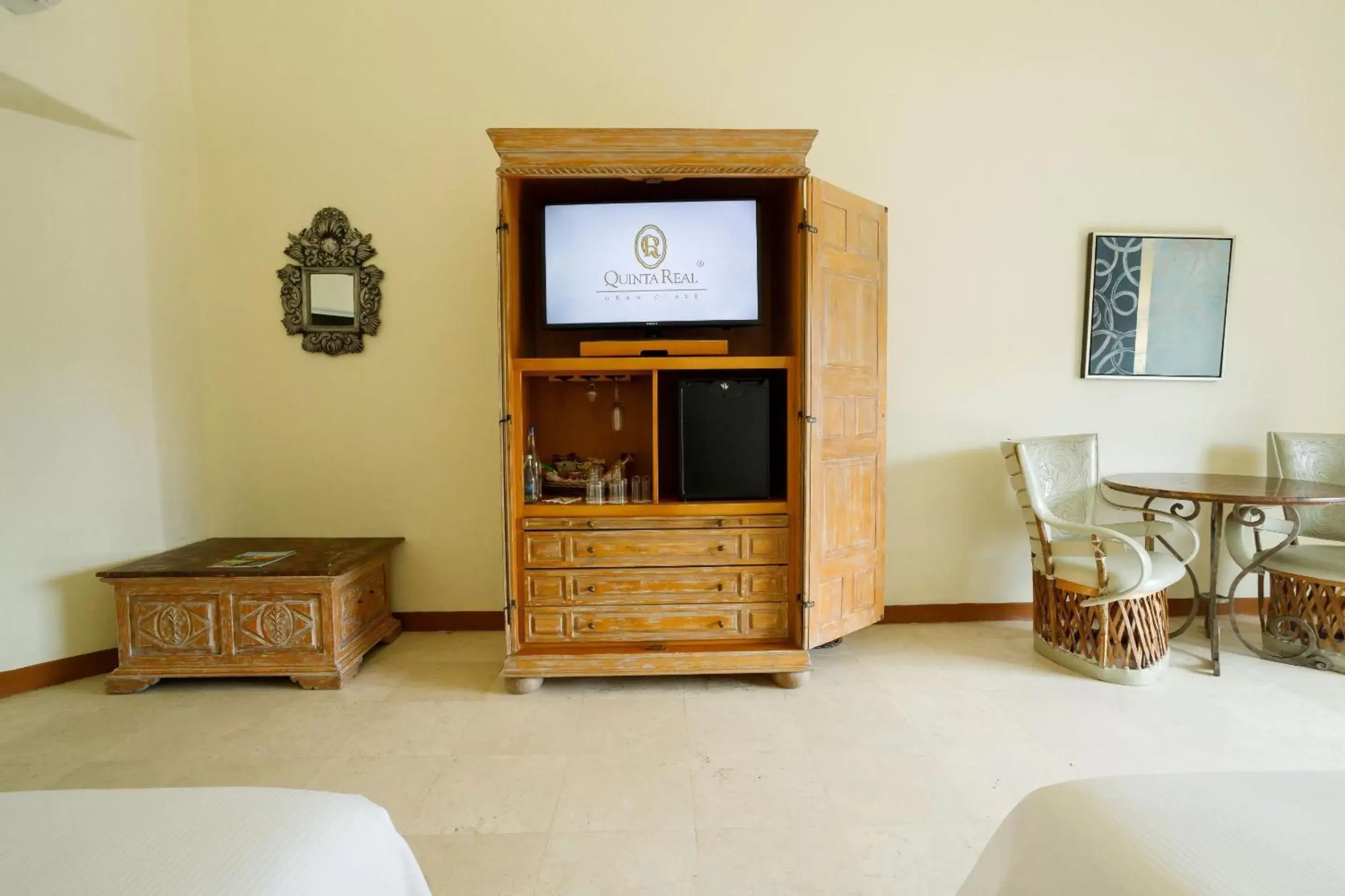Game Room, TV/Entertainment Center in Quinta Real Acapulco
