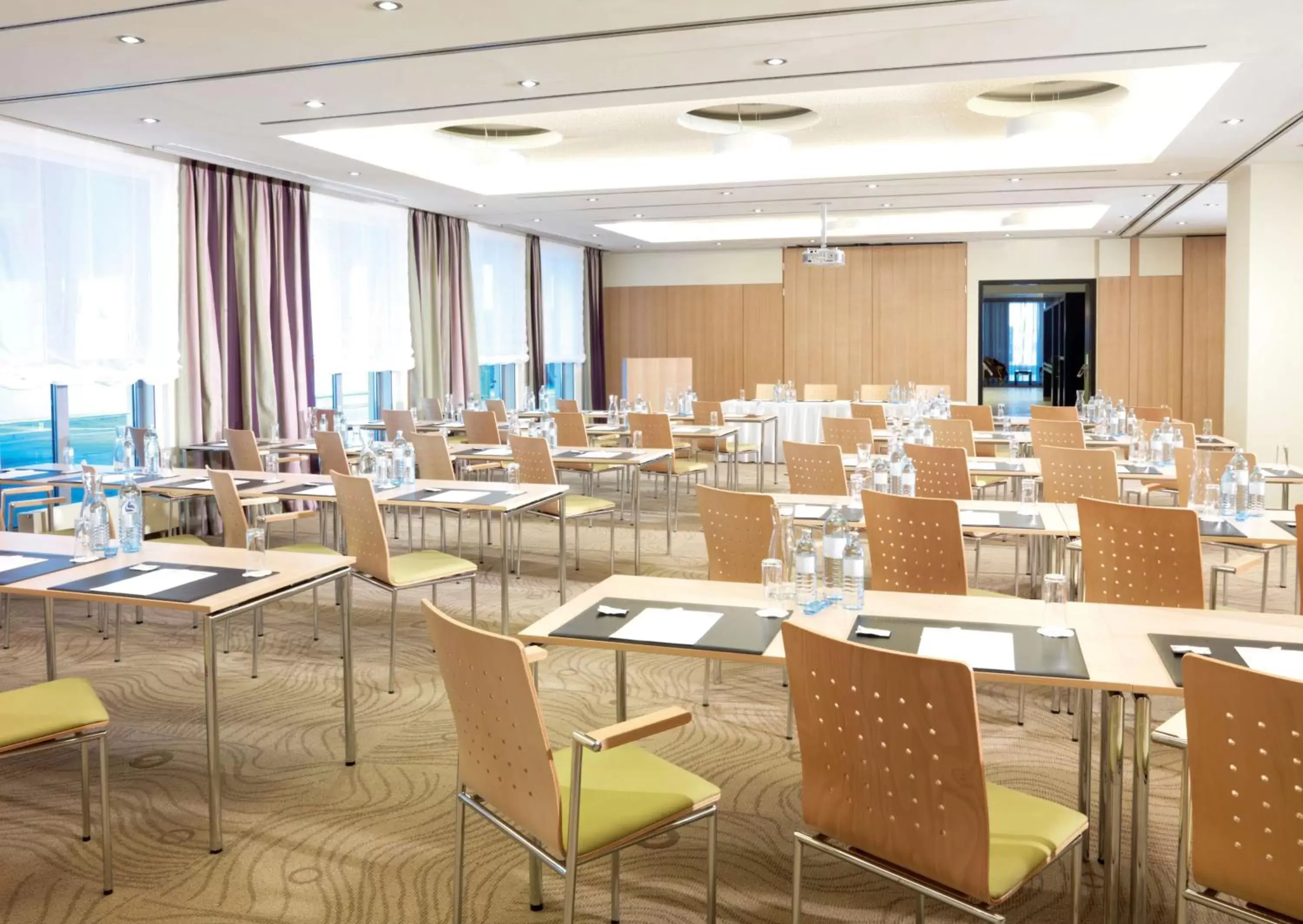 Meeting/conference room, Restaurant/Places to Eat in Lindner Hotel Vienna Am Belvedere, part of JdV by Hyatt
