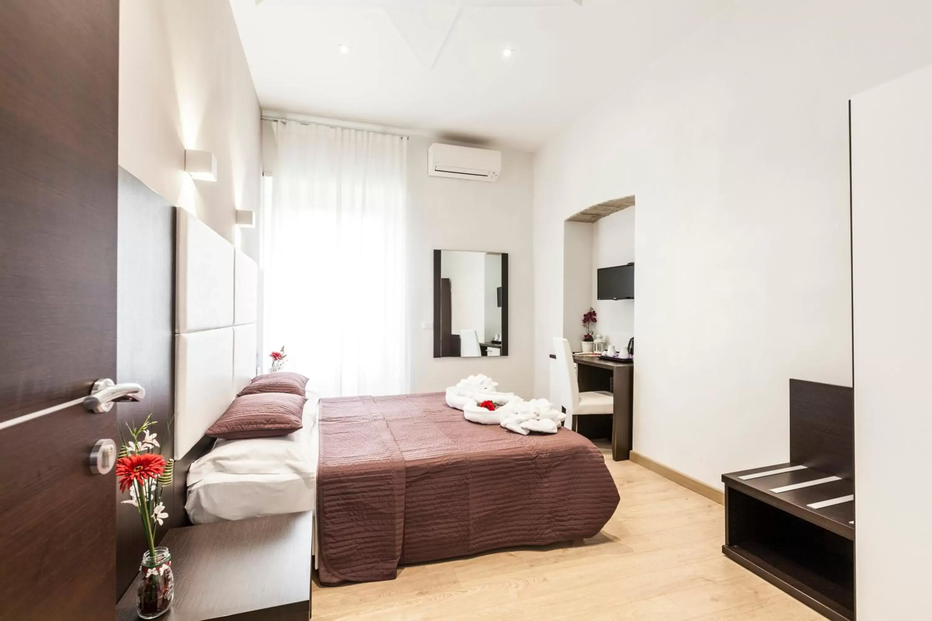 Bedroom, Room Photo in Stardust Rome