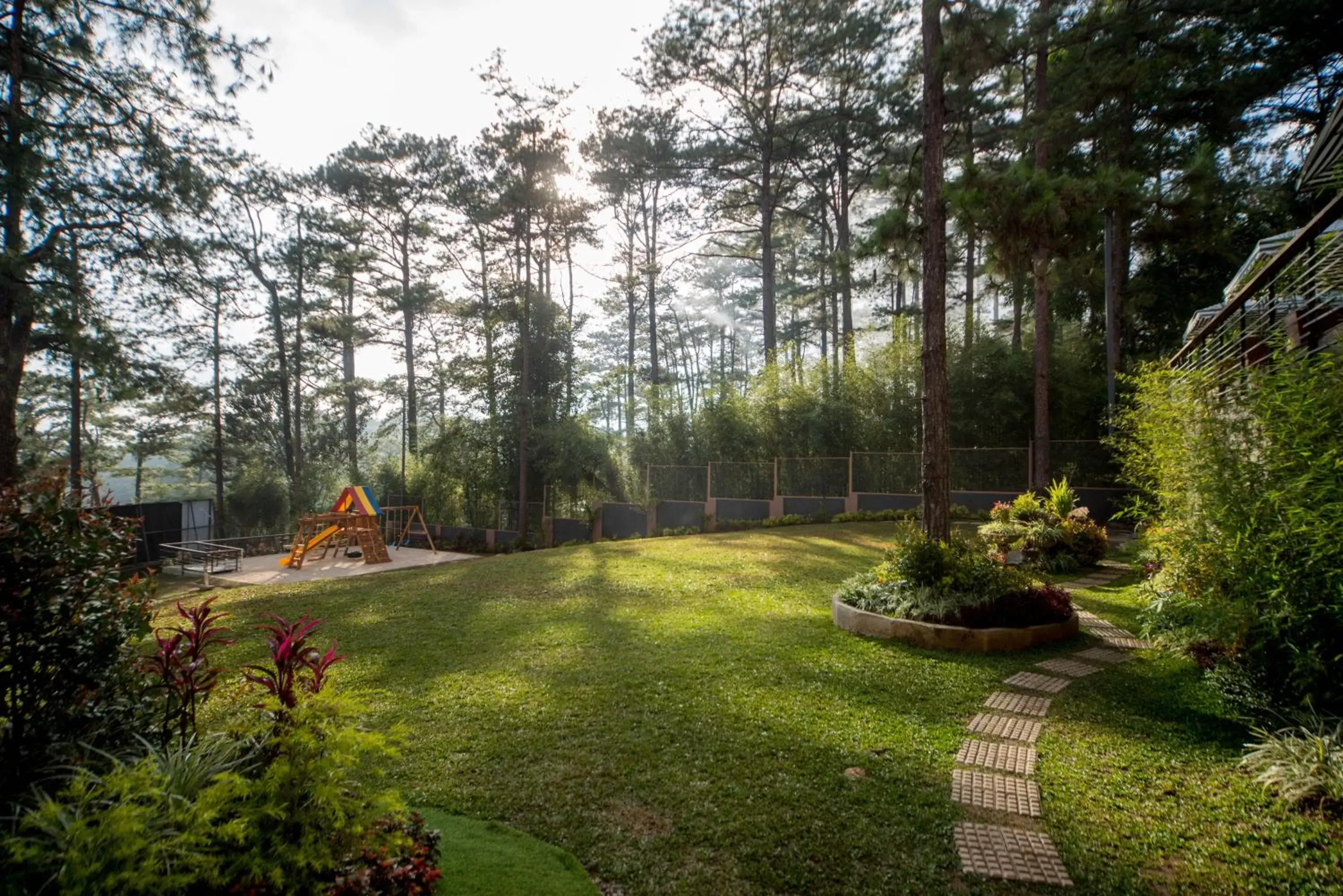 Area and facilities, Garden in Grand Sierra Pines Hotel