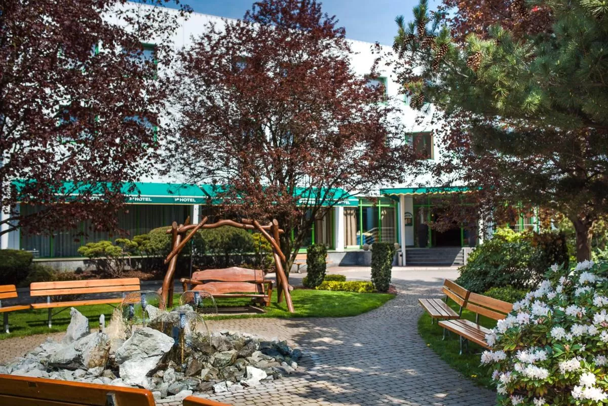 Property building in Hotel Partner