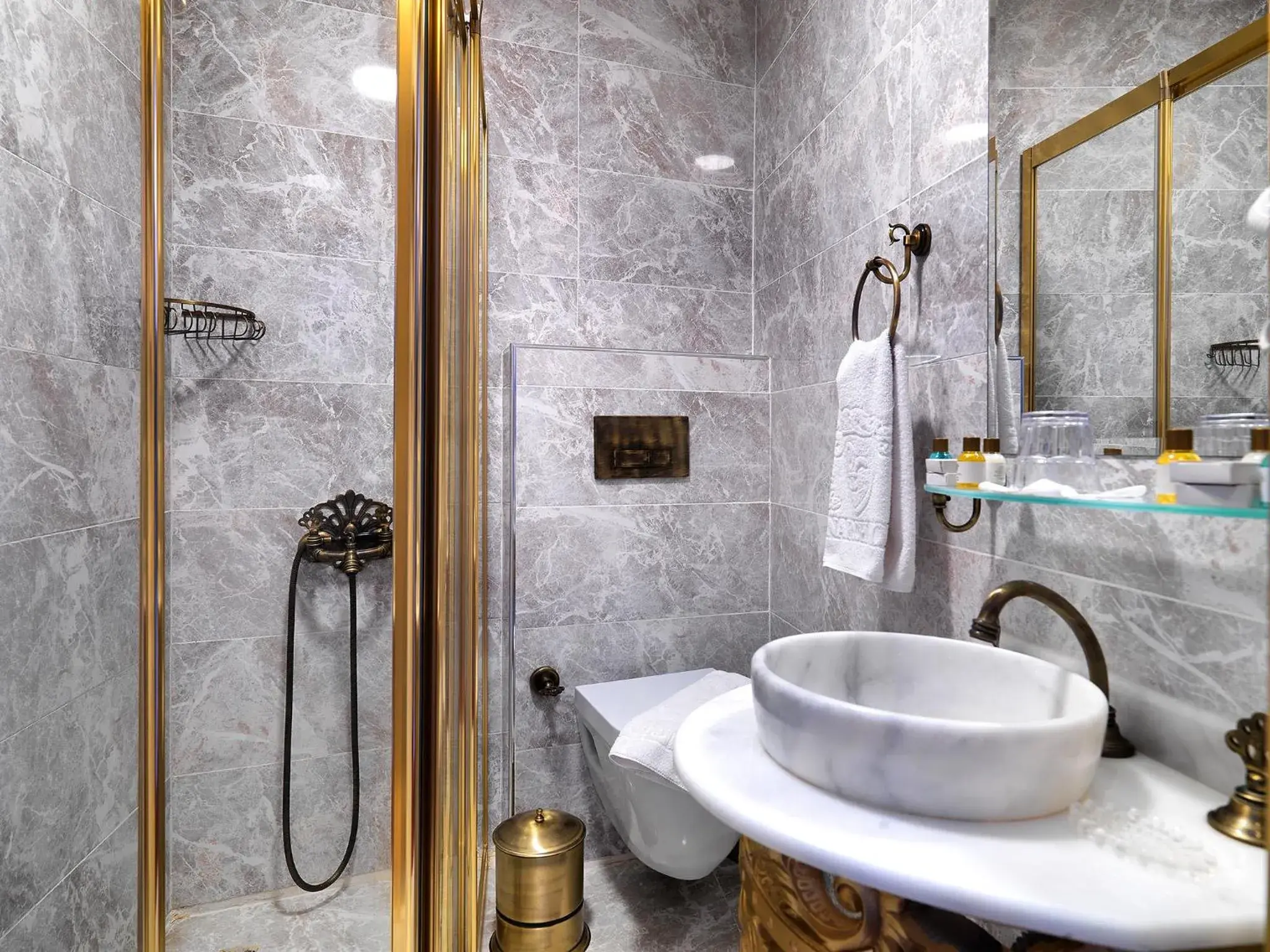 Bathroom in White Monarch Hotel
