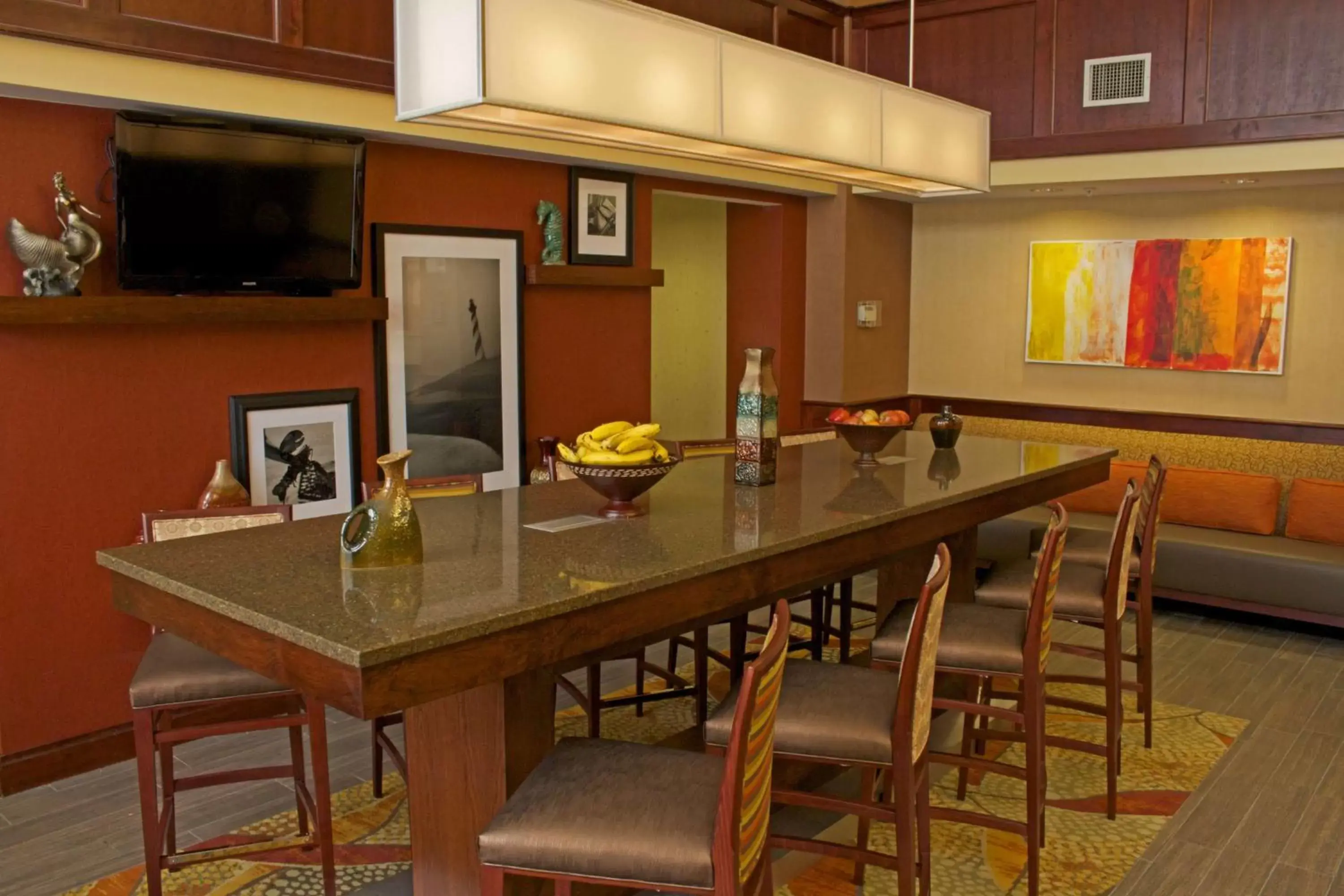 Restaurant/places to eat in Hampton Inn & Suites Norfolk-Airport